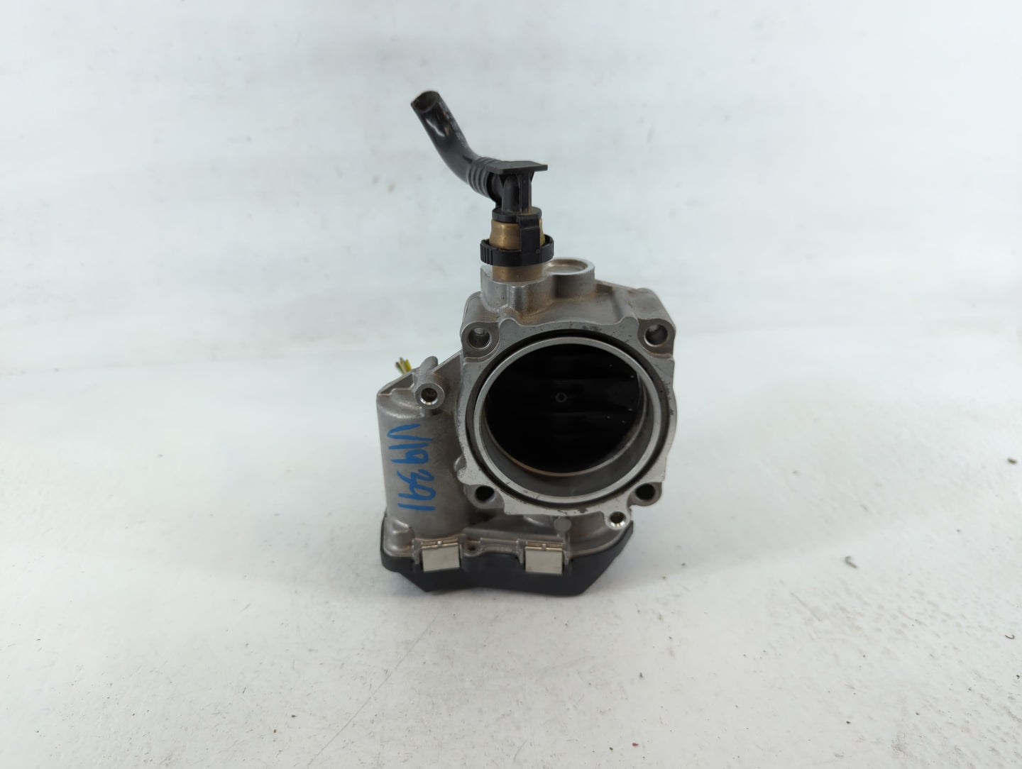 2012-2015 Bmw X1 Throttle Body P/N:1354 7588625-02 A2C53355204 Fits Fits 2012 2013 2014 2015 2016 2017 2018 OEM Used Auto Pa