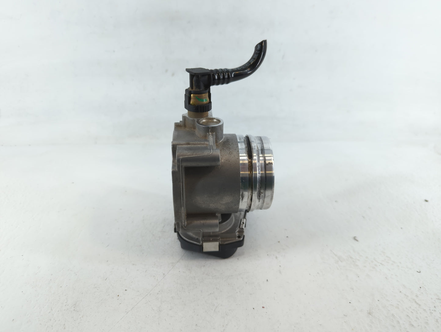 2012-2015 Bmw X1 Throttle Body P/N:1354 7588625-02 A2C53355204 Fits Fits 2012 2013 2014 2015 2016 2017 2018 OEM Used Auto Pa