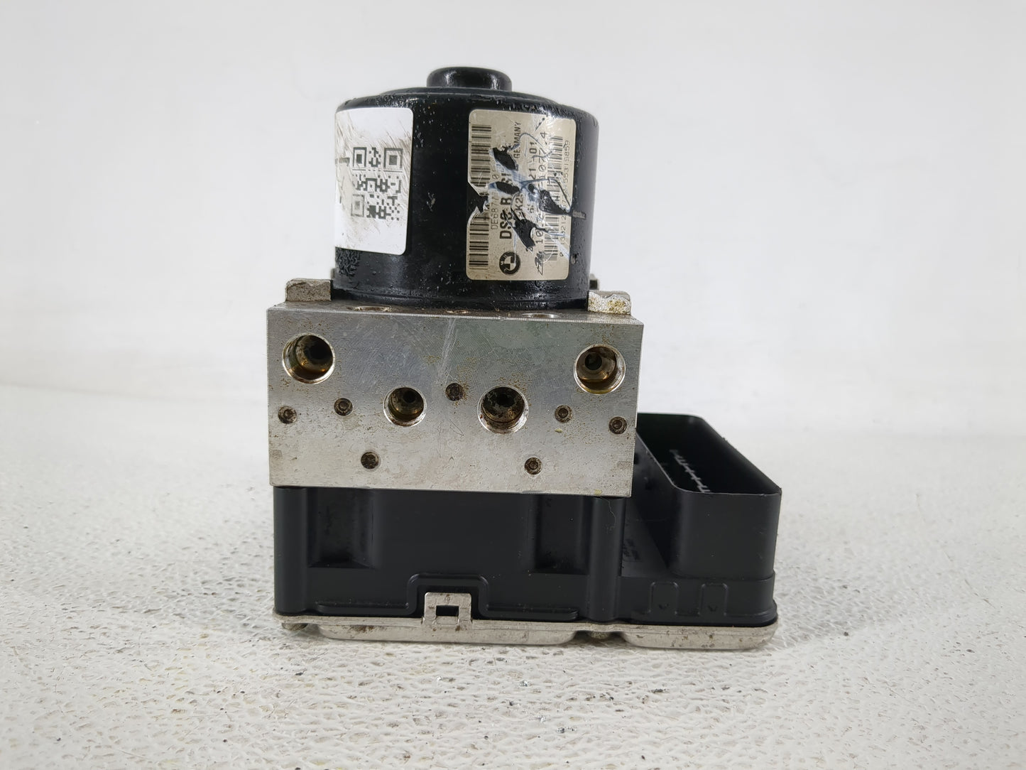 2011-2017 Bmw X3 ABS Pump Control Module Replacement P/N:DE6877 Fits Fits 2011 2012 2013 2014 2015 2016 2017 2018 OEM Used A