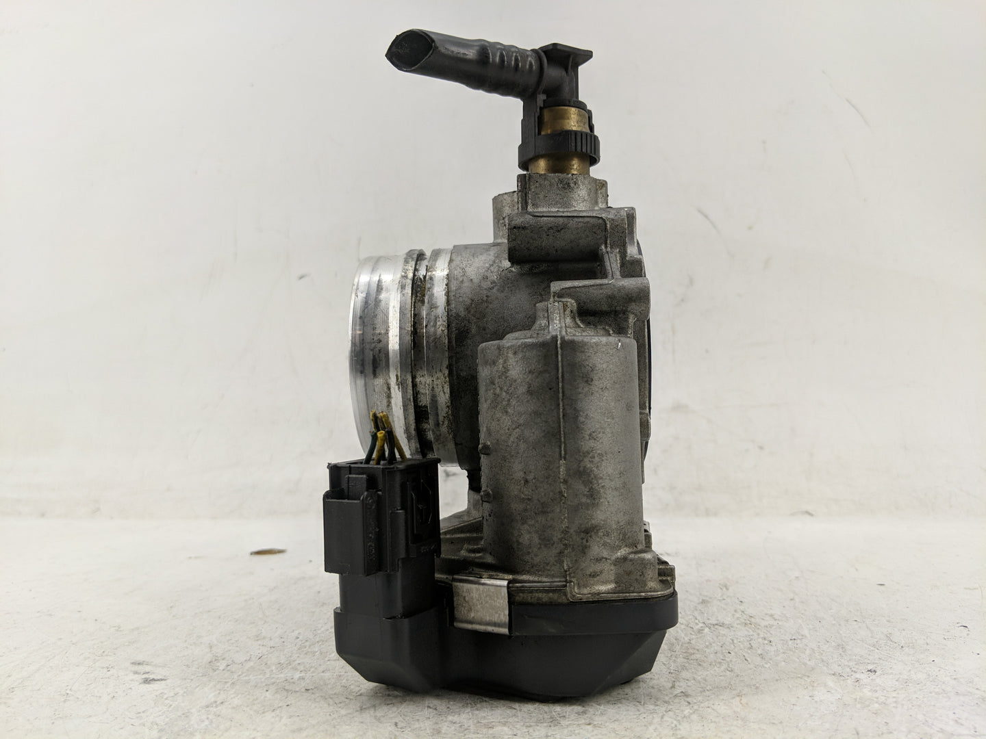 2013-2017 Bmw X3 Throttle Body P/N:A2C53355204 Fits Fits 2012 2013 2014 2015 2016 2017 2018 OEM Used Auto Parts - Oemusedaut