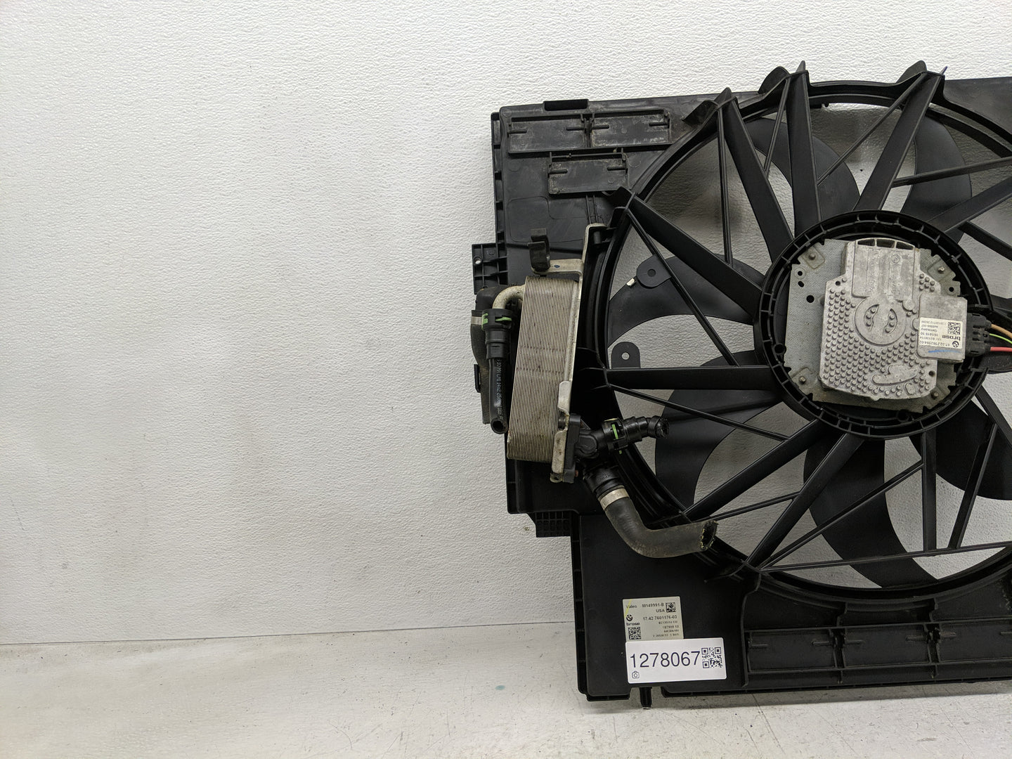2013-2017 Bmw X3 Electric Radiator Cooling Fan Motor Assembly P/N:M149991-B Fits Fits 2013 2014 2015 2016 2017 2018 OEM Used