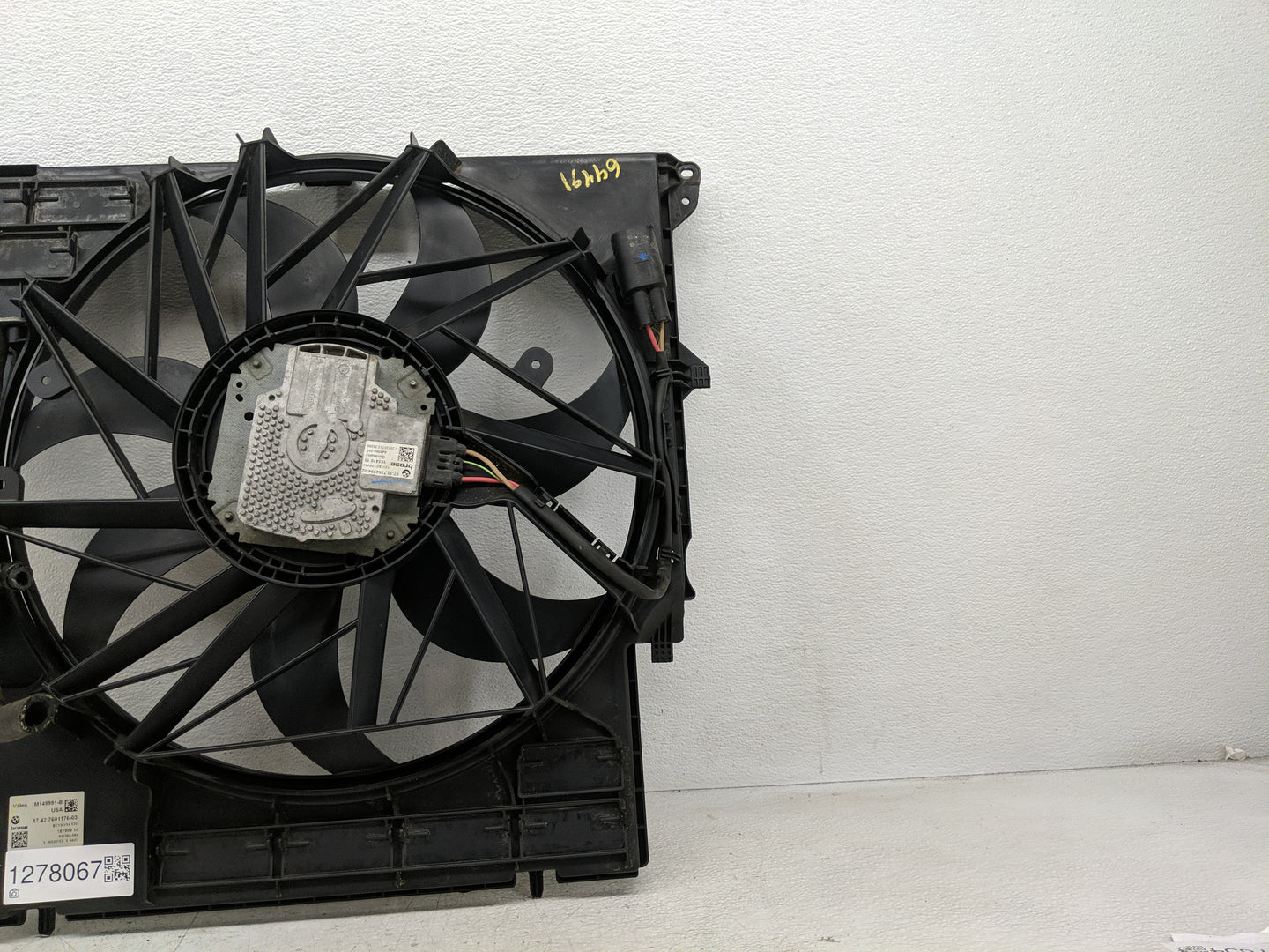 2013-2017 Bmw X3 Electric Radiator Cooling Fan Motor Assembly P/N:M149991-B Fits Fits 2013 2014 2015 2016 2017 2018 OEM Used