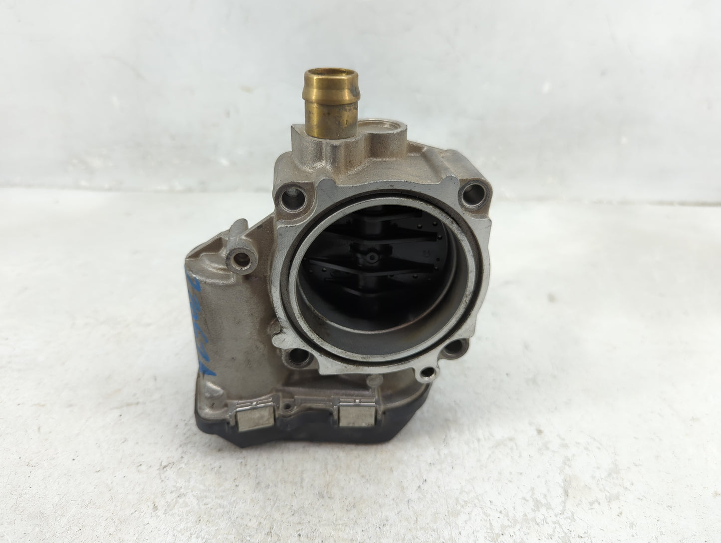 2013-2017 Bmw X3 Throttle Body P/N:7588625-02 A2C53355204 Fits Fits 2012 2013 2014 2015 2016 2017 2018 OEM Used Auto Parts -