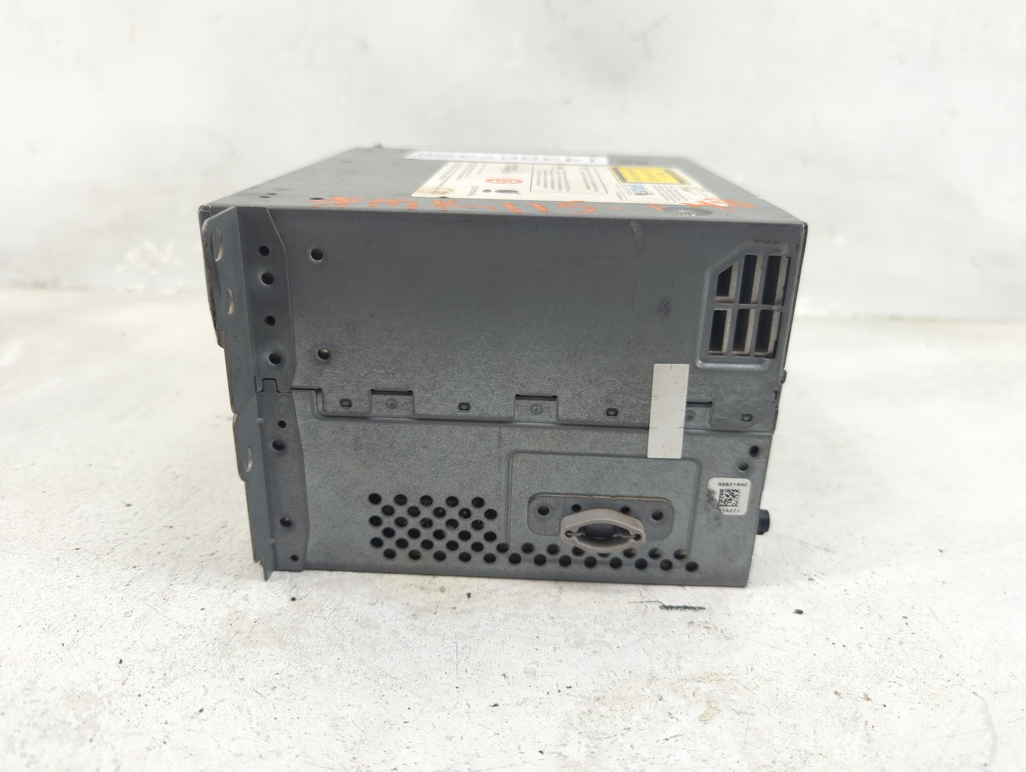 2011-2013 Bmw X3 Radio AM FM Cd Player Receiver Replacement P/N:928925701 Fits Fits 2010 2011 2012 2013 OEM Used Auto Parts 