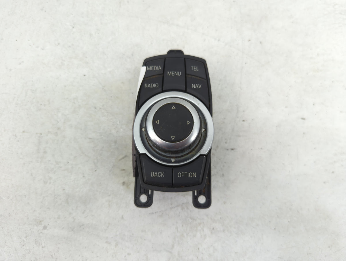 2013 Bmw X3 Radio AM FM Cd Player Receiver Replacement P/N:6582 9267955-01 90120-921/0000 Fits OEM Used Auto Parts - Oemused