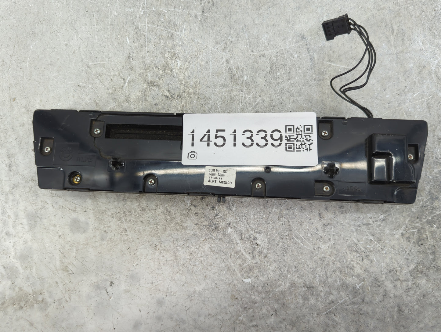 2011-2017 Bmw X3 Radio AM FM Cd Player Receiver Replacement P/N:9 208 592 9208592 Fits OEM Used Auto Parts - Oemusedautopart