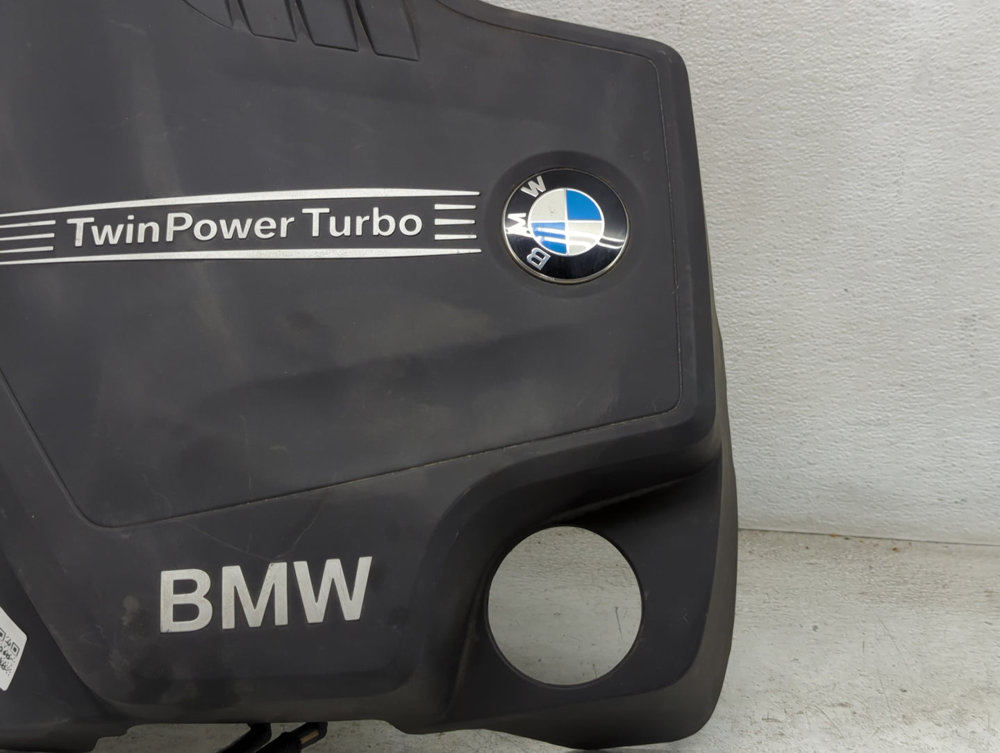 2013 Bmw X3 Engine Cover 1453479 - Oemusedautoparts1.com