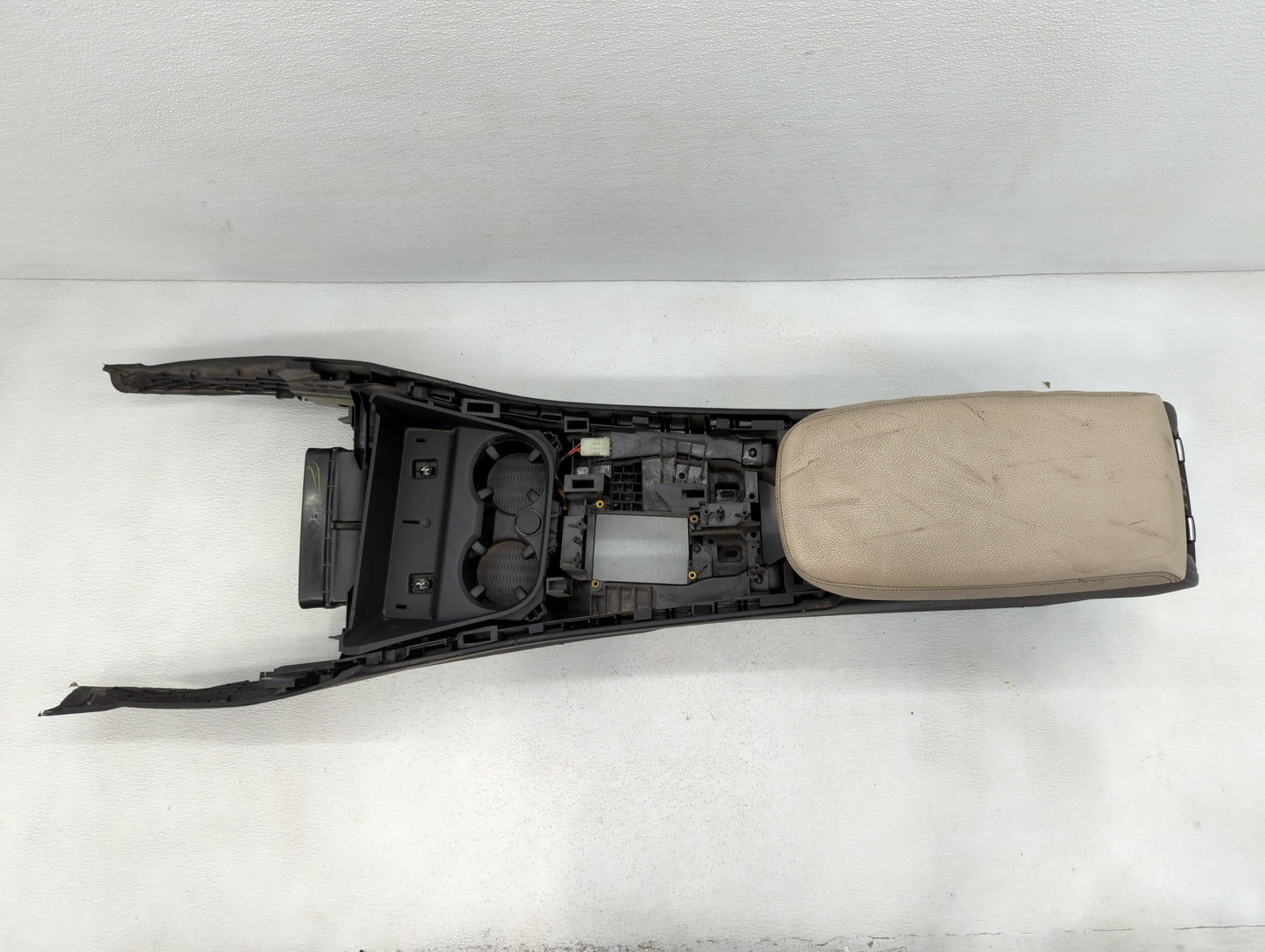 2011-2017 Bmw X3 Center Floor Console P/N:105004286 Fits Fits 2011 2012 2013 2014 2015 2016 2017 2018 OEM Used Auto Parts - 