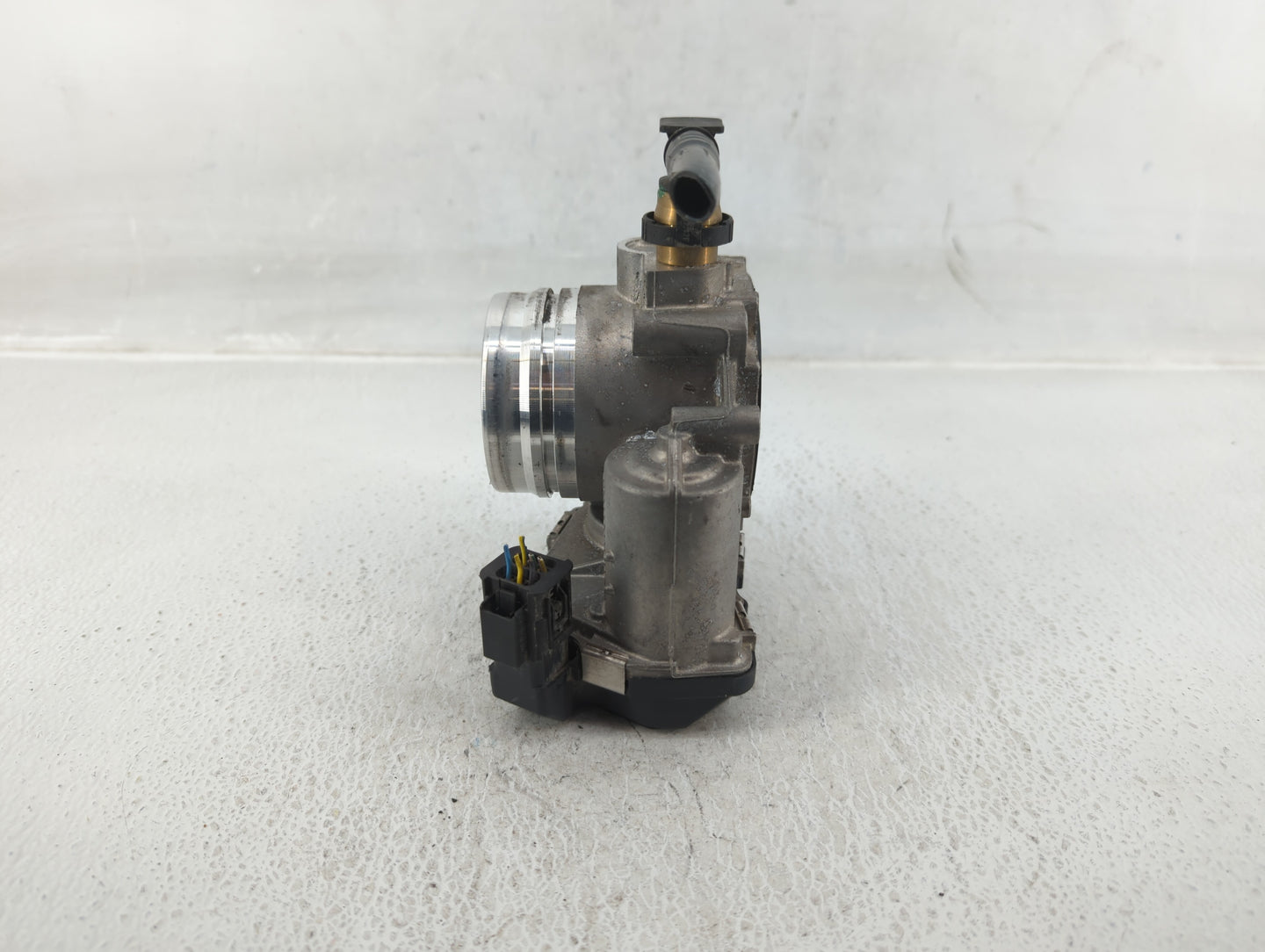 2013-2017 Bmw X3 Throttle Body P/N:1354 7588625 02 Fits Fits 2012 2013 2014 2015 2016 2017 2018 OEM Used Auto Parts - Oemuse