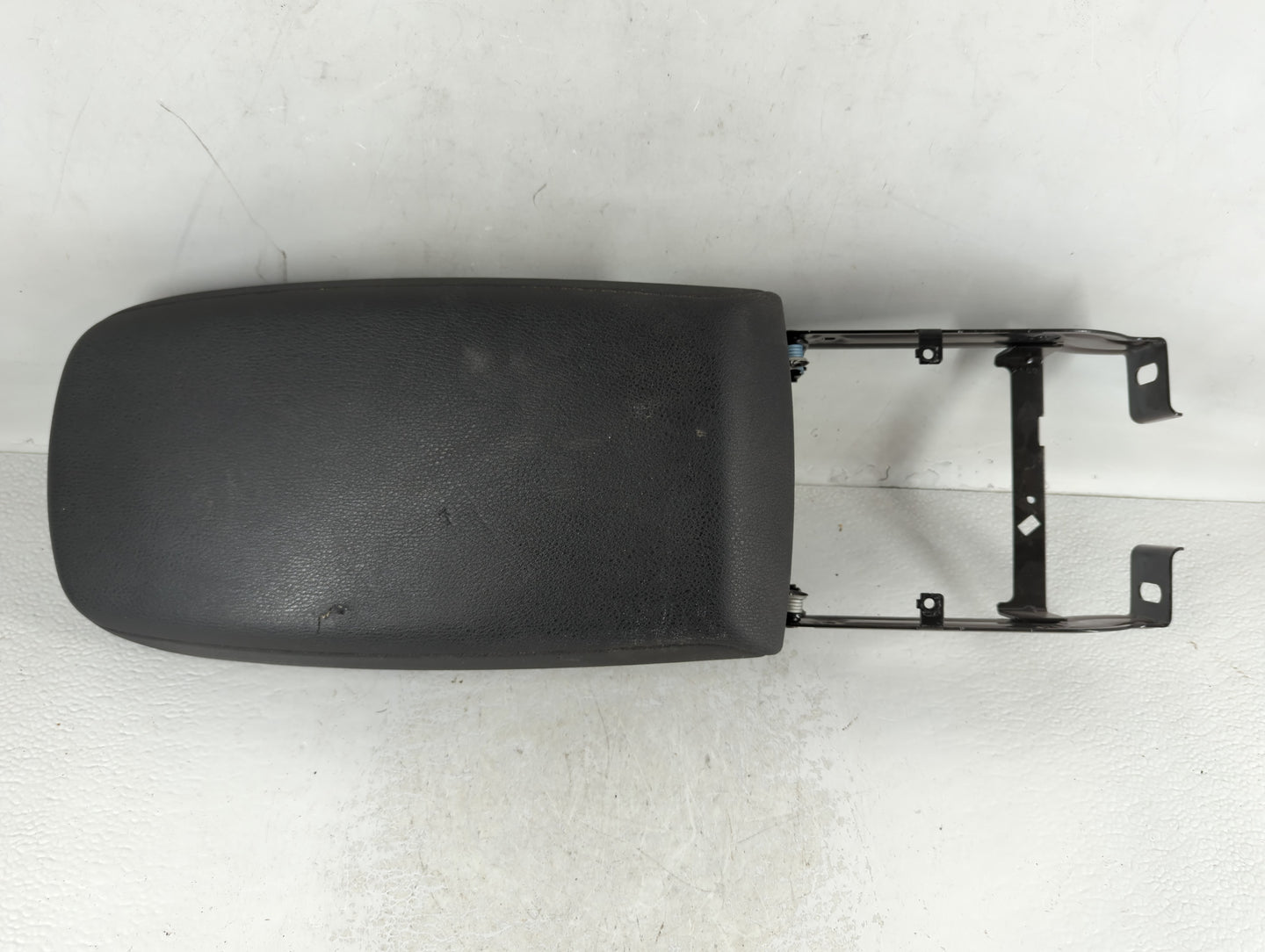 2013 Bmw X3 Center Console Armrest Cover Lid Fits OEM Used Auto Parts - Oemusedautoparts1.com
