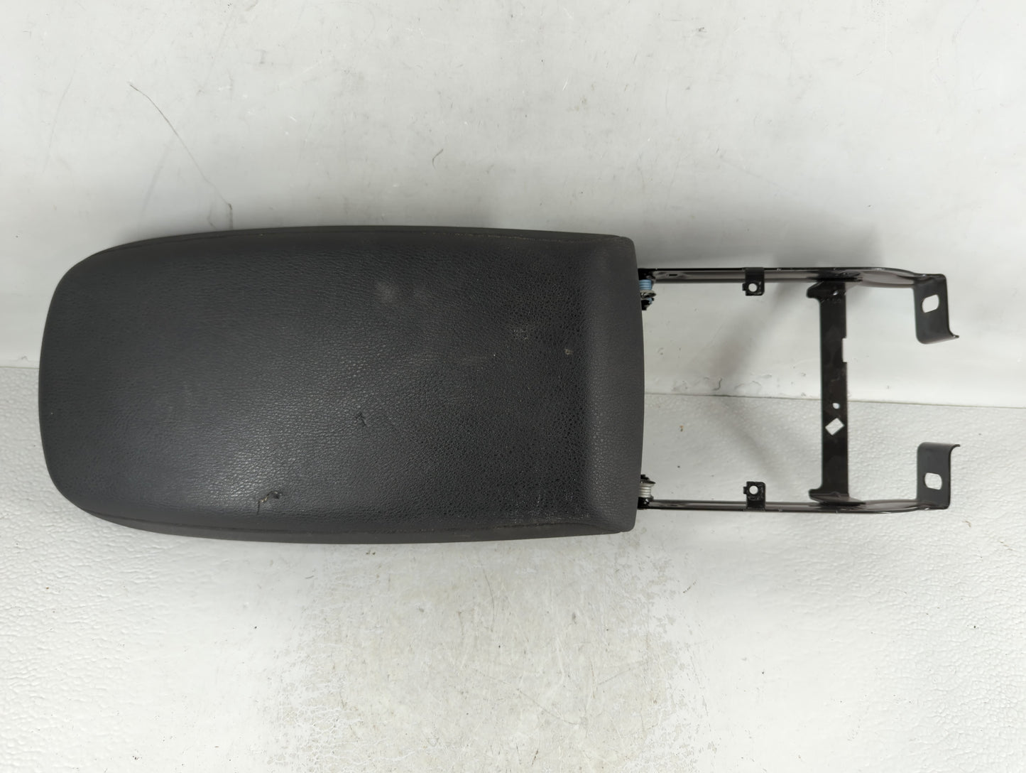 2013 Bmw X3 Center Console Armrest Cover Lid Fits OEM Used Auto Parts - Oemusedautoparts1.com