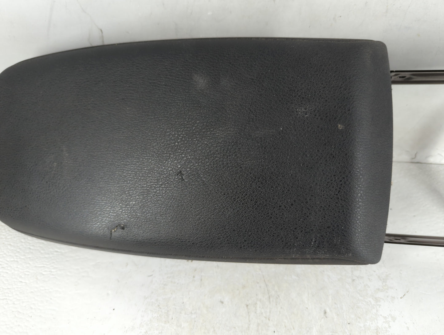 2013 Bmw X3 Center Console Armrest Cover Lid Fits OEM Used Auto Parts - Oemusedautoparts1.com