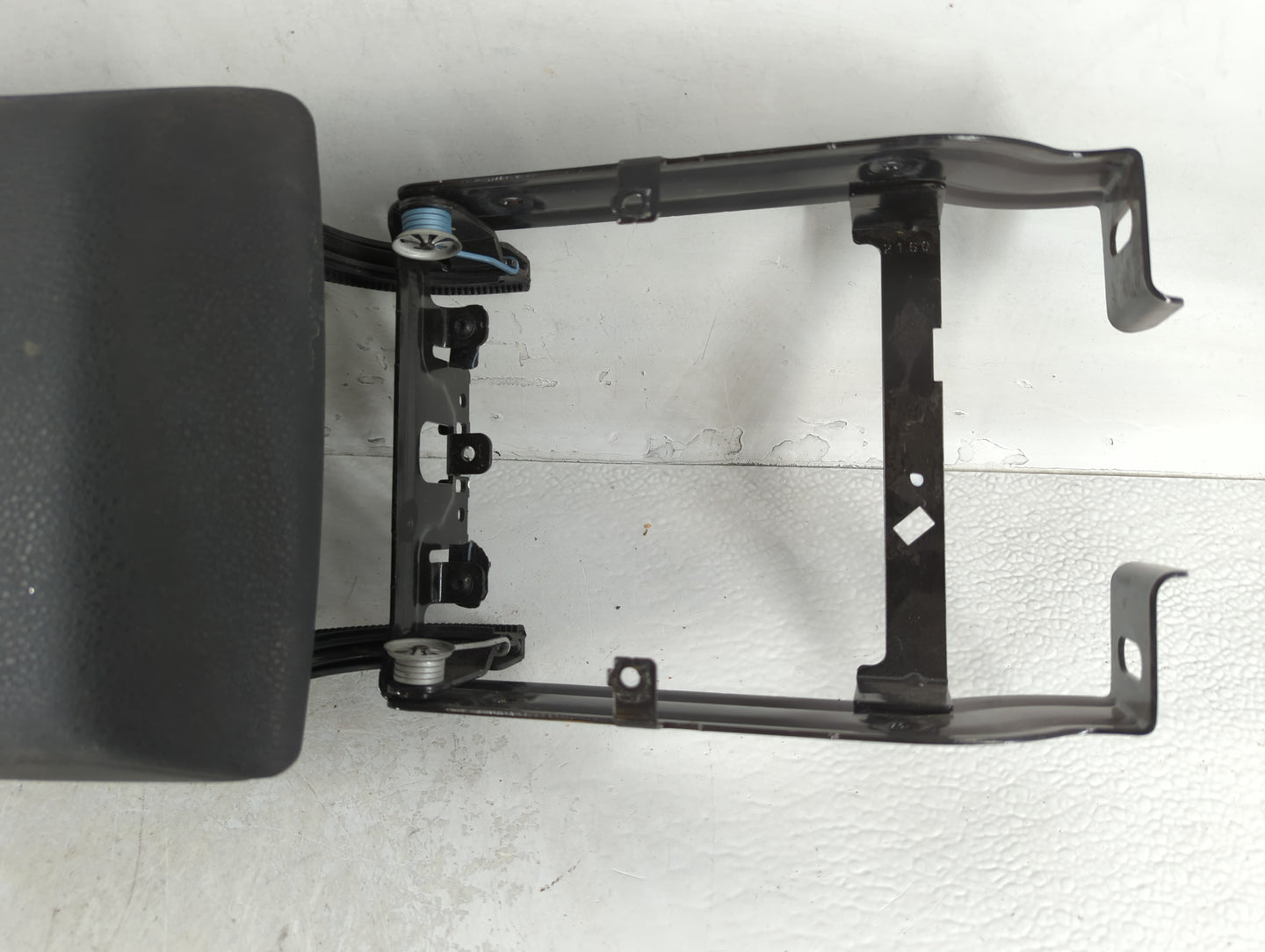 2013 Bmw X3 Center Console Armrest Cover Lid Fits OEM Used Auto Parts - Oemusedautoparts1.com