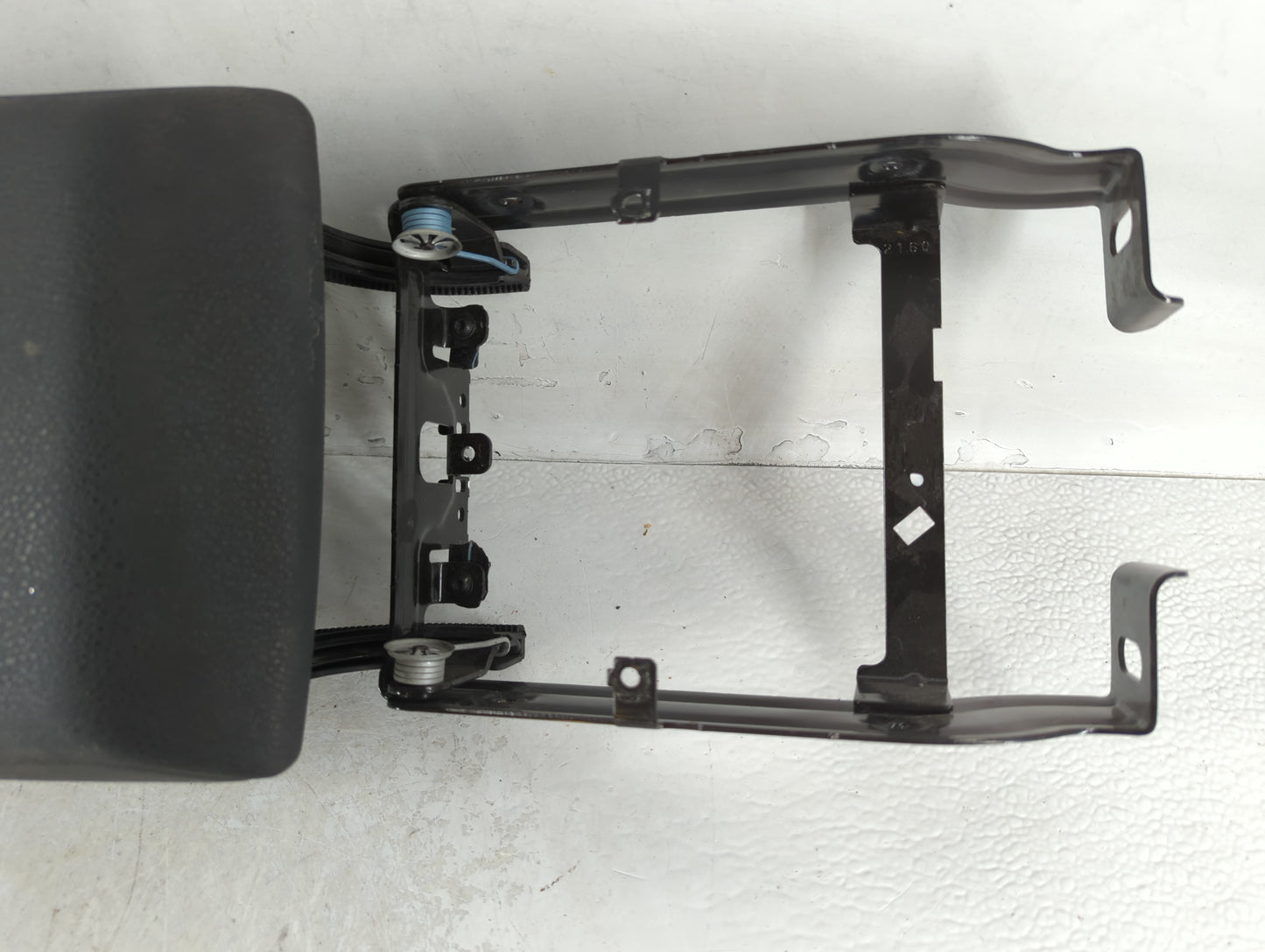 2013 Bmw X3 Center Console Armrest Cover Lid Fits OEM Used Auto Parts - Oemusedautoparts1.com