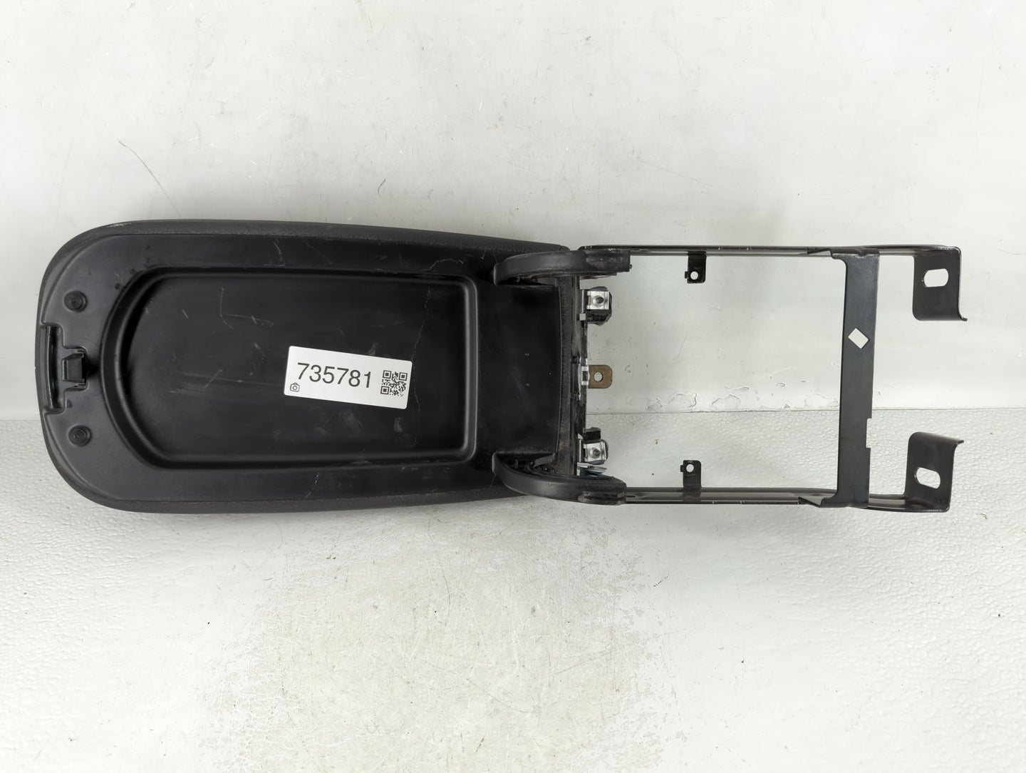 2013 Bmw X3 Center Console Armrest Cover Lid Fits OEM Used Auto Parts - Oemusedautoparts1.com