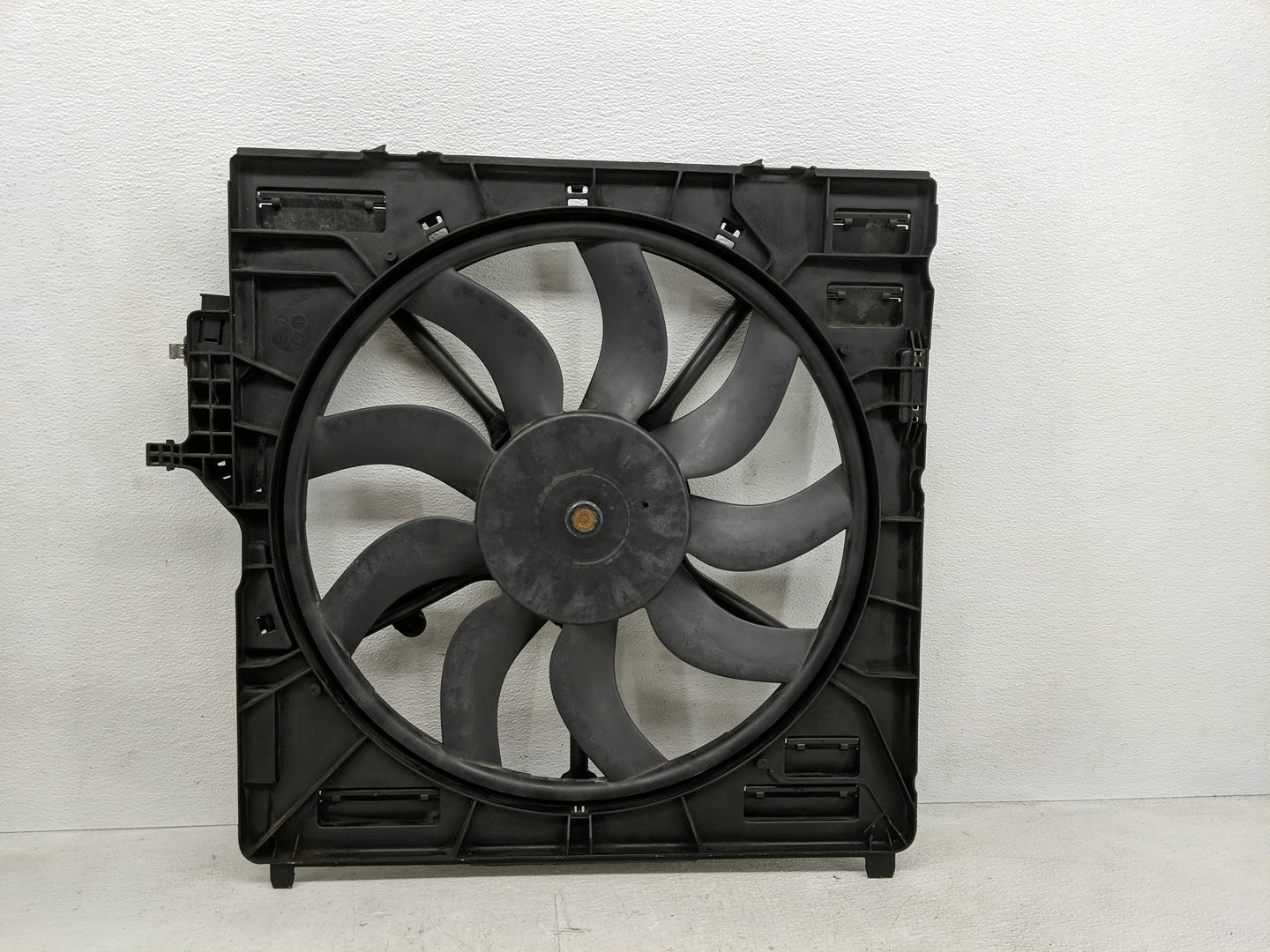 2011-2013 Bmw X5 Electric Radiator Cooling Fan Motor Assembly P/N:A54926-110 Fits Fits 2008 2009 2010 2011 2012 2013 2014 OE