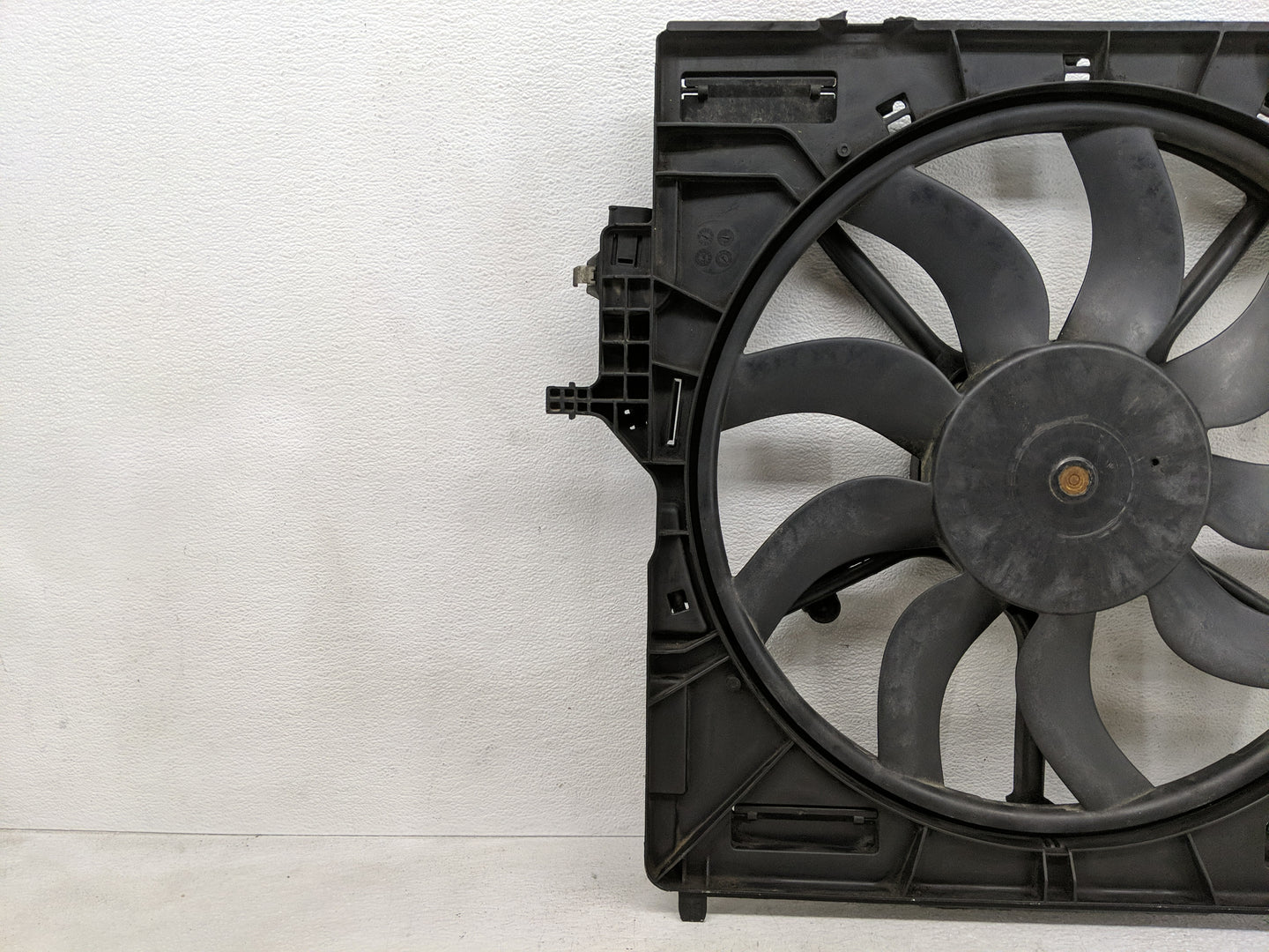 2011-2013 Bmw X5 Electric Radiator Cooling Fan Motor Assembly P/N:A54926-110 Fits Fits 2008 2009 2010 2011 2012 2013 2014 OE