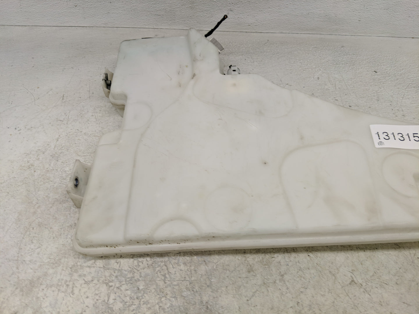 2007-2013 Bmw X5 Windshield Washer Fluid Reservoir Bottle Oem - Oemusedautoparts1.com