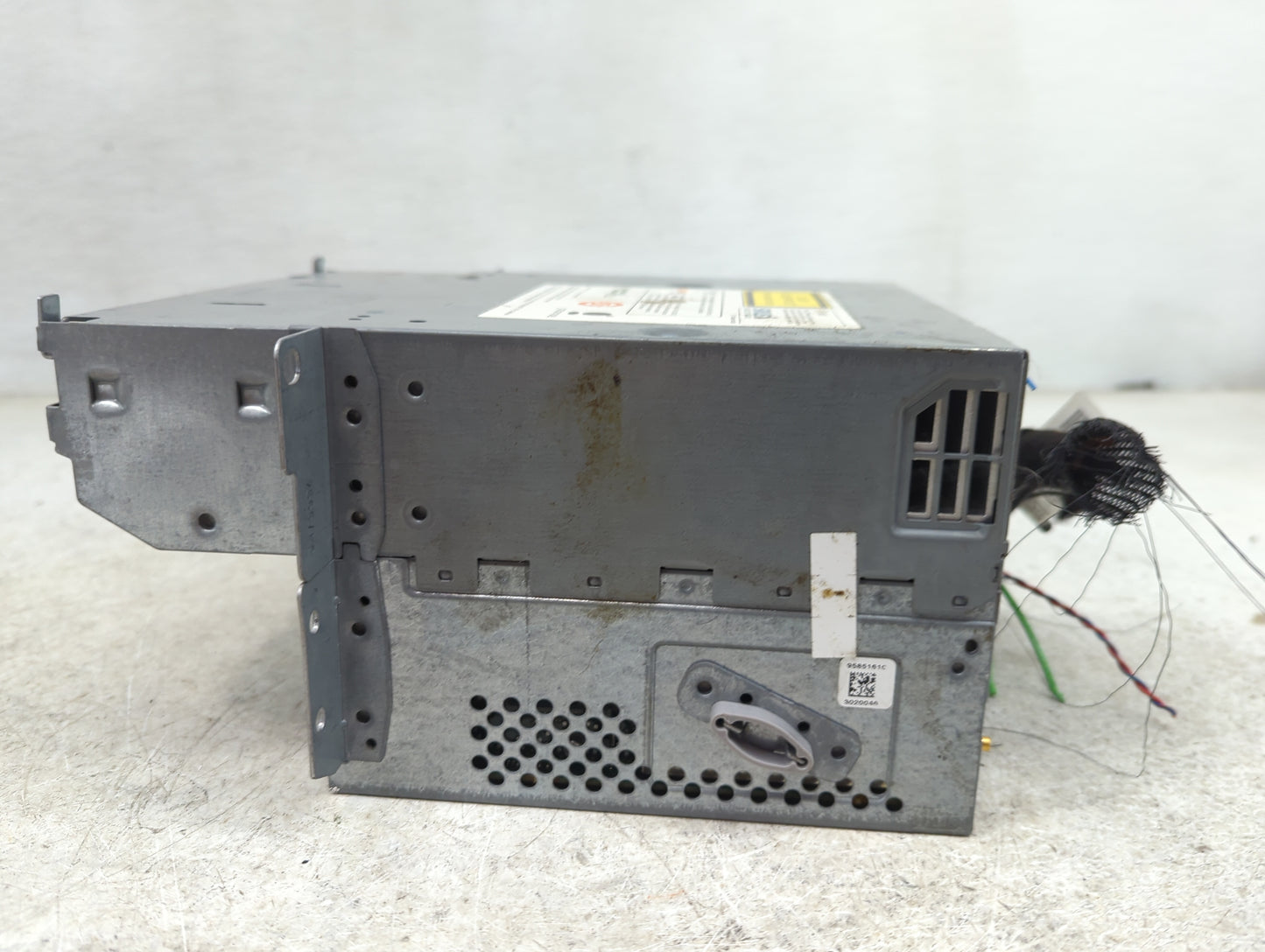 2011-2013 Bmw X5 Radio AM FM Cd Player Receiver Replacement P/N:9385161 927807501, 6512CI927807501 Fits Fits 2011 2012 2013 
