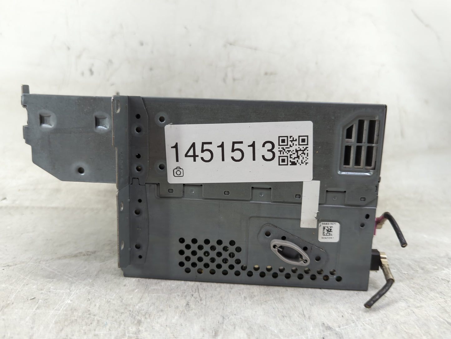 2013 Bmw X5 Radio AM FM Cd Player Receiver Replacement P/N:9585162C3047281 CI927807501, 1669303 Fits OEM Used Auto Parts - O