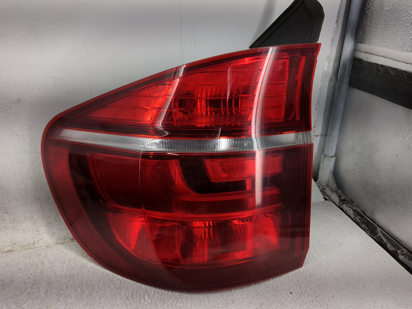 2011-2013 Bmw X5 Tail Light Assembly Driver Left OEM P/N:7227794 Fits Fits 2011 2012 2013 OEM Used Auto Parts - Oemusedautop