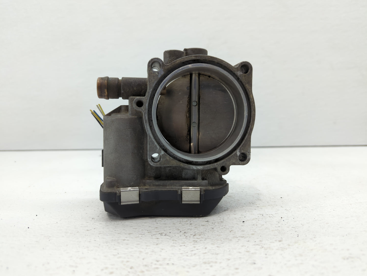 2011-2018 Bmw X5 Throttle Body P/N:1354 7597871-02 1354 7597871-01 Fits OEM Used Auto Parts - Oemusedautoparts1.com