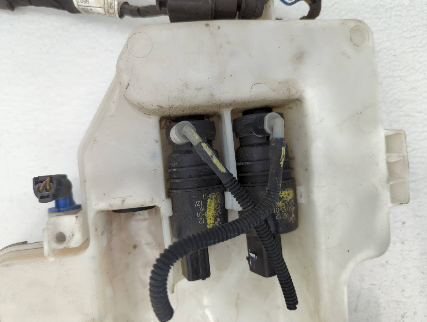 2007-2013 Bmw X5 Windshield Washer Fluid Reservoir Bottle 623136 - Oemusedautoparts1.com
