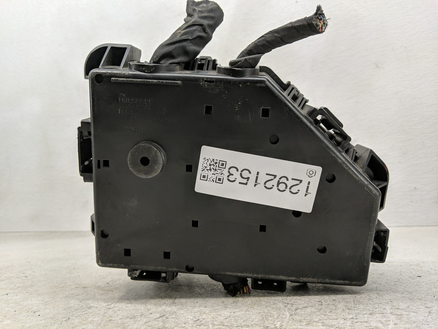 2013-2014 Buick Enclave Fusebox Fuse Box Panel Relay Module P/N:22933348 Fits Fits 2013 2014 OEM Used Auto Parts - Oemusedau