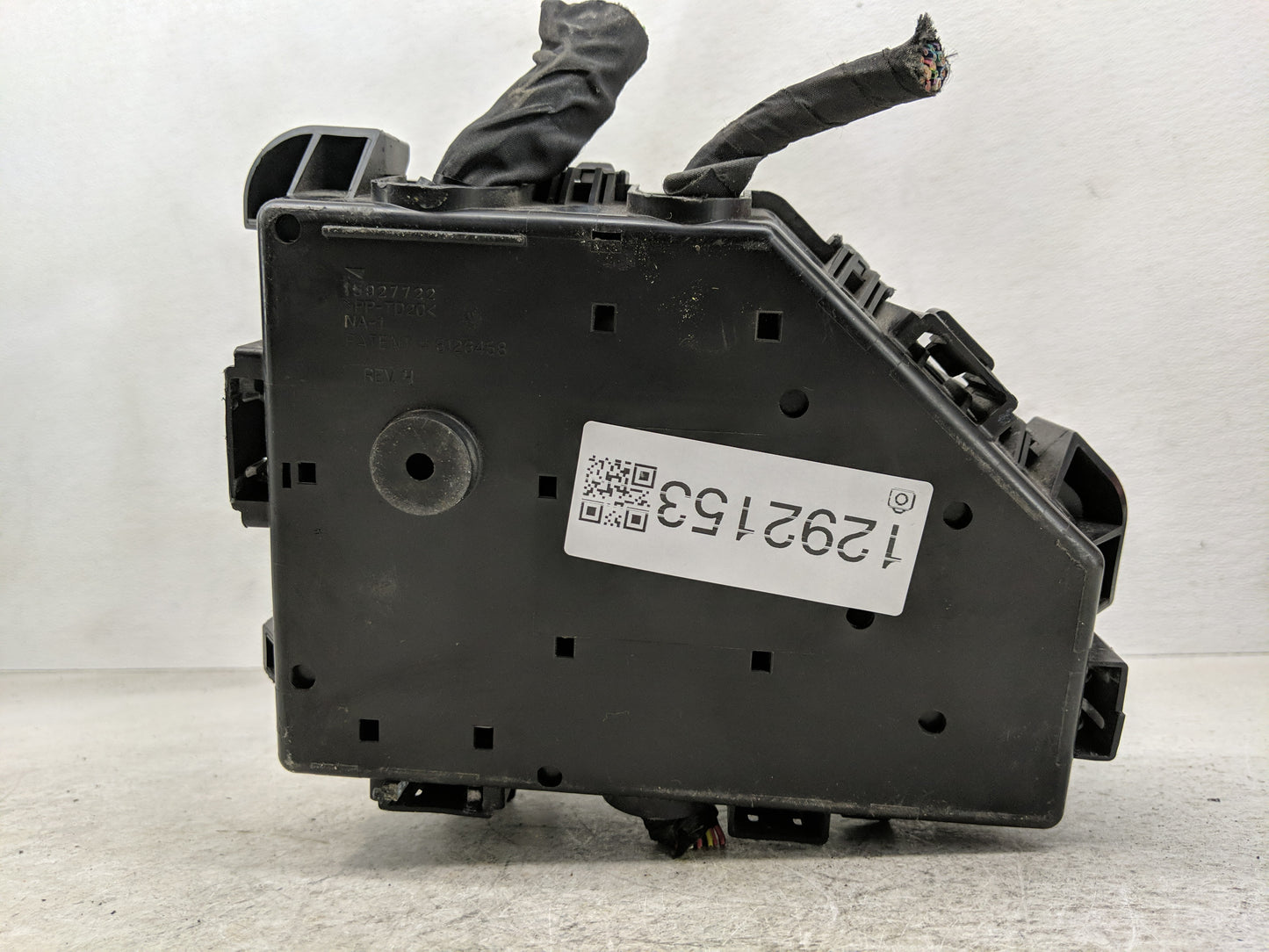 2013-2014 Buick Enclave Fusebox Fuse Box Panel Relay Module P/N:22933348 Fits Fits 2013 2014 OEM Used Auto Parts - Oemusedau