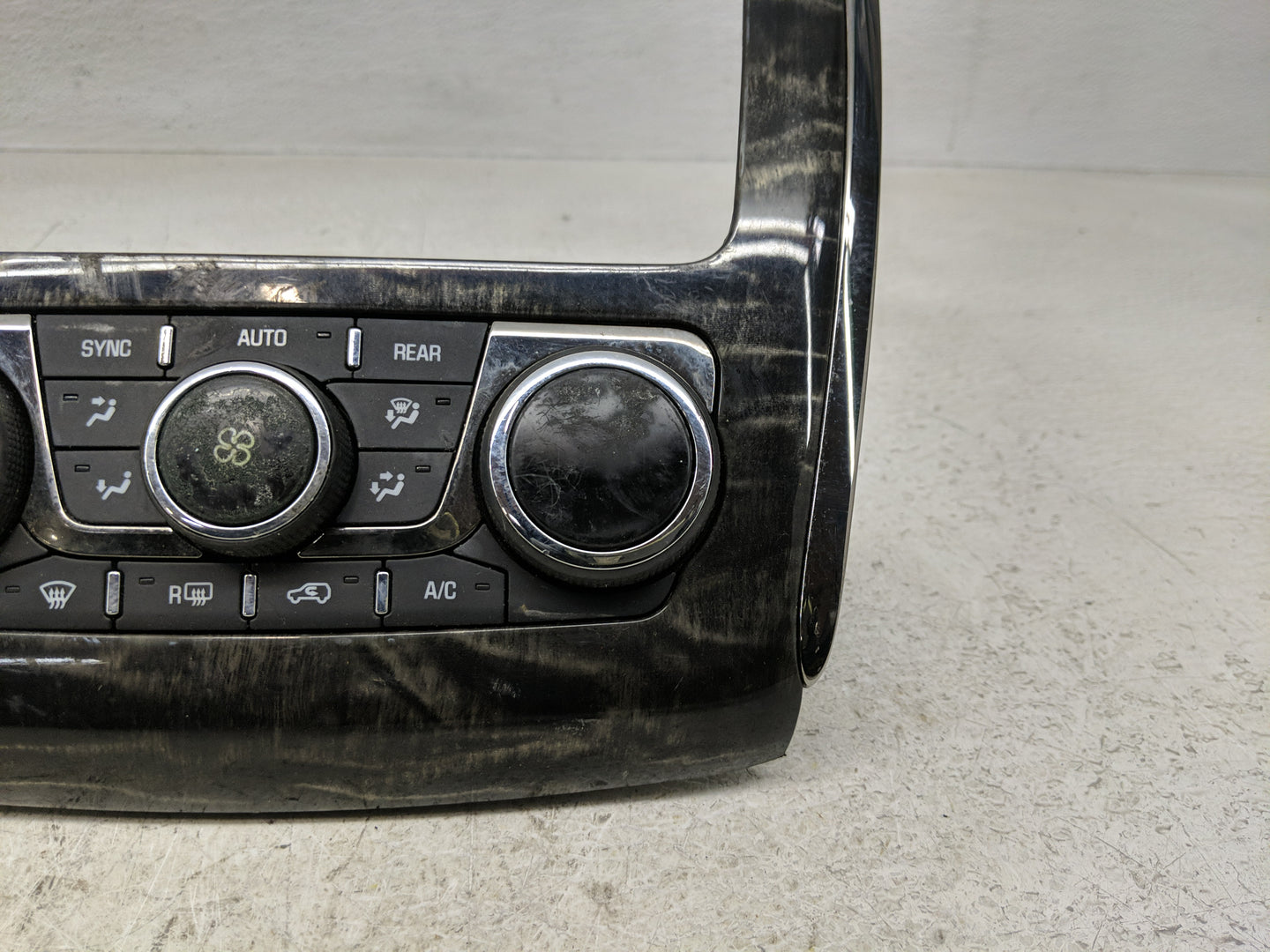 2013-2017 Buick Enclave Climate Control Module Temperature AC/Heater Replacement P/N:147589501 23120467 Fits OEM Used Auto P
