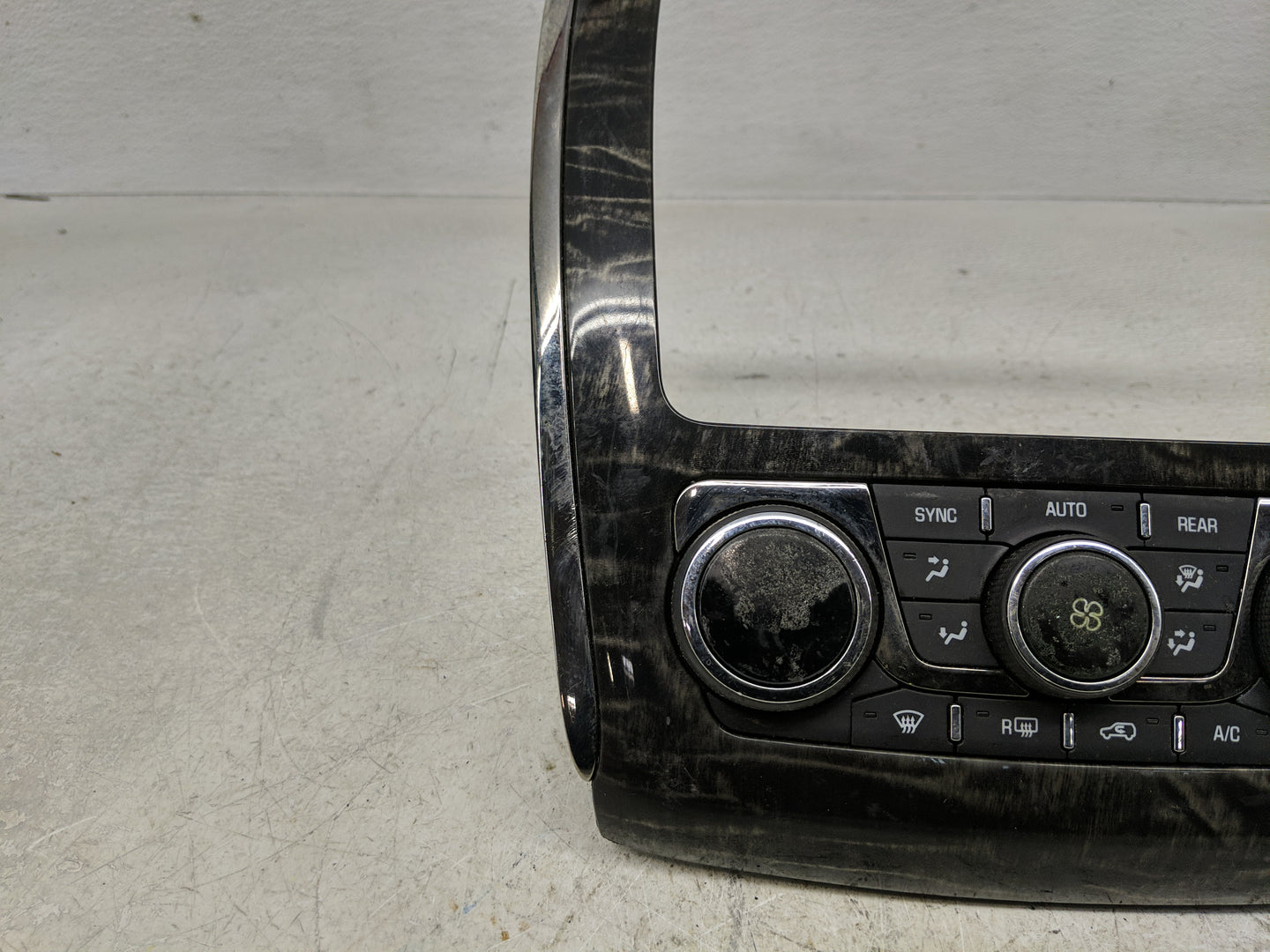 2013-2017 Buick Enclave Climate Control Module Temperature AC/Heater Replacement P/N:147589501 23120467 Fits OEM Used Auto P