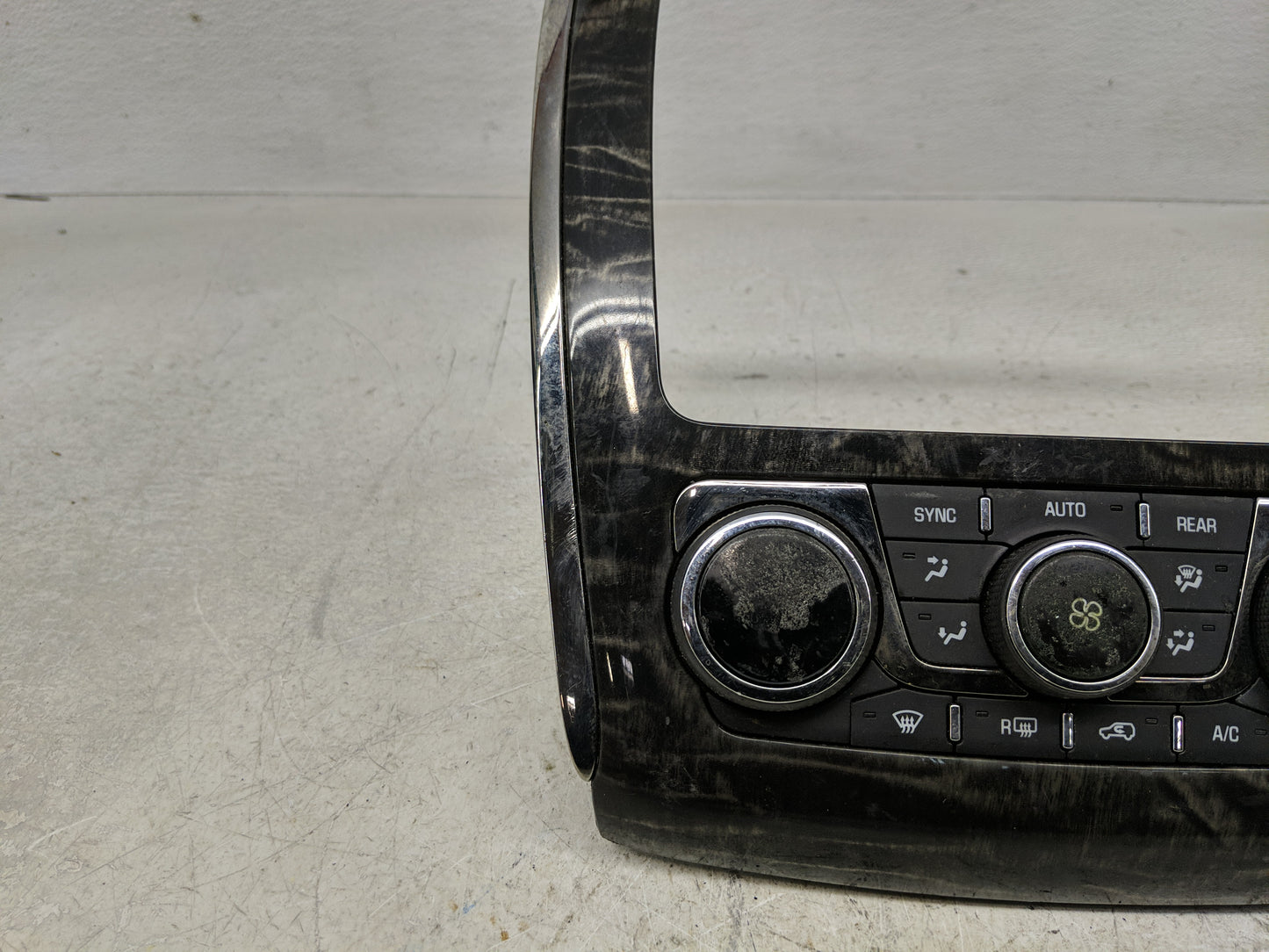 2013-2017 Buick Enclave Climate Control Module Temperature AC/Heater Replacement P/N:147589501 23120467 Fits OEM Used Auto P
