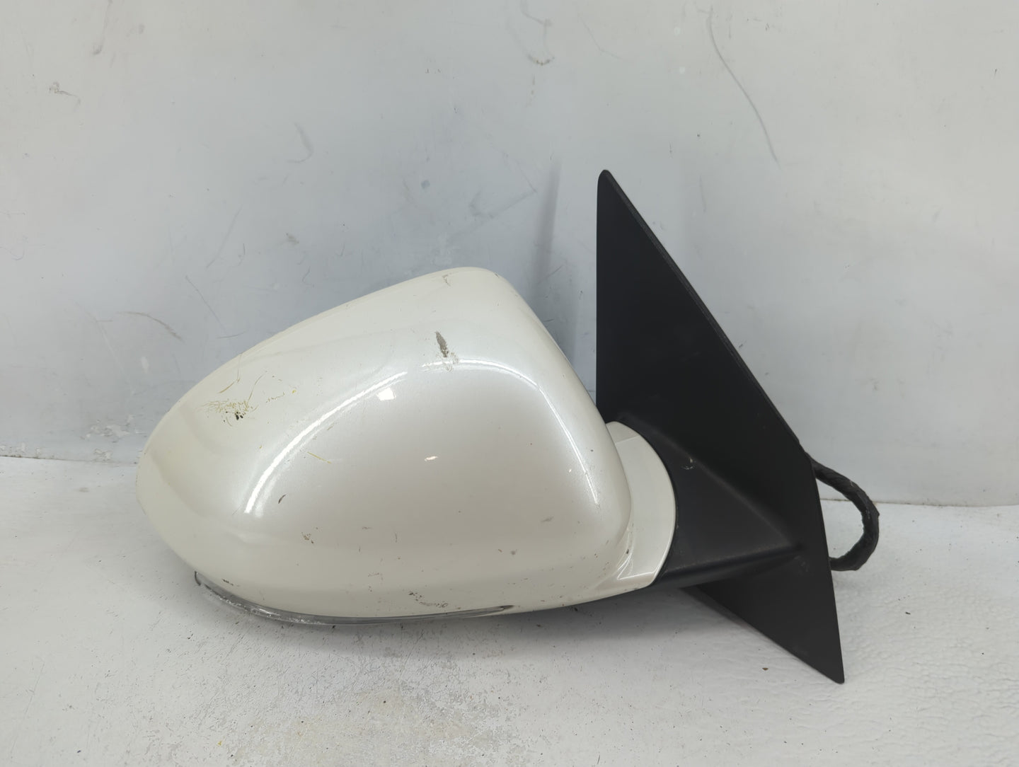 2013-2017 Buick Enclave Passenger Side View Mirror - Right Door Mirror OEM Used - Oemusedautoparts1.com