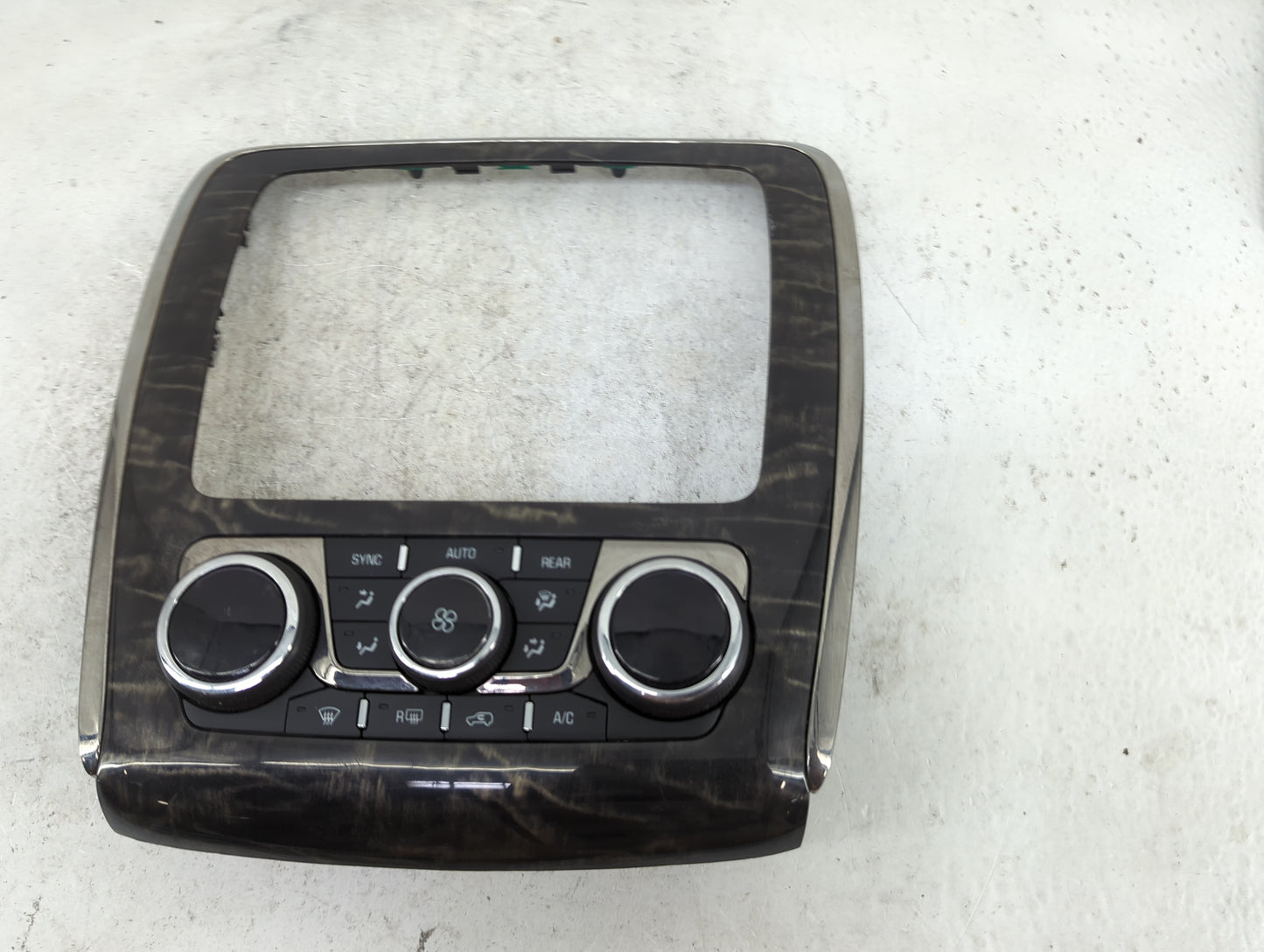 2013 Buick Enclave Climate Control Module Temperature AC/Heater Replacement P/N:22935748 Fits OEM Used Auto Parts - Oemuseda