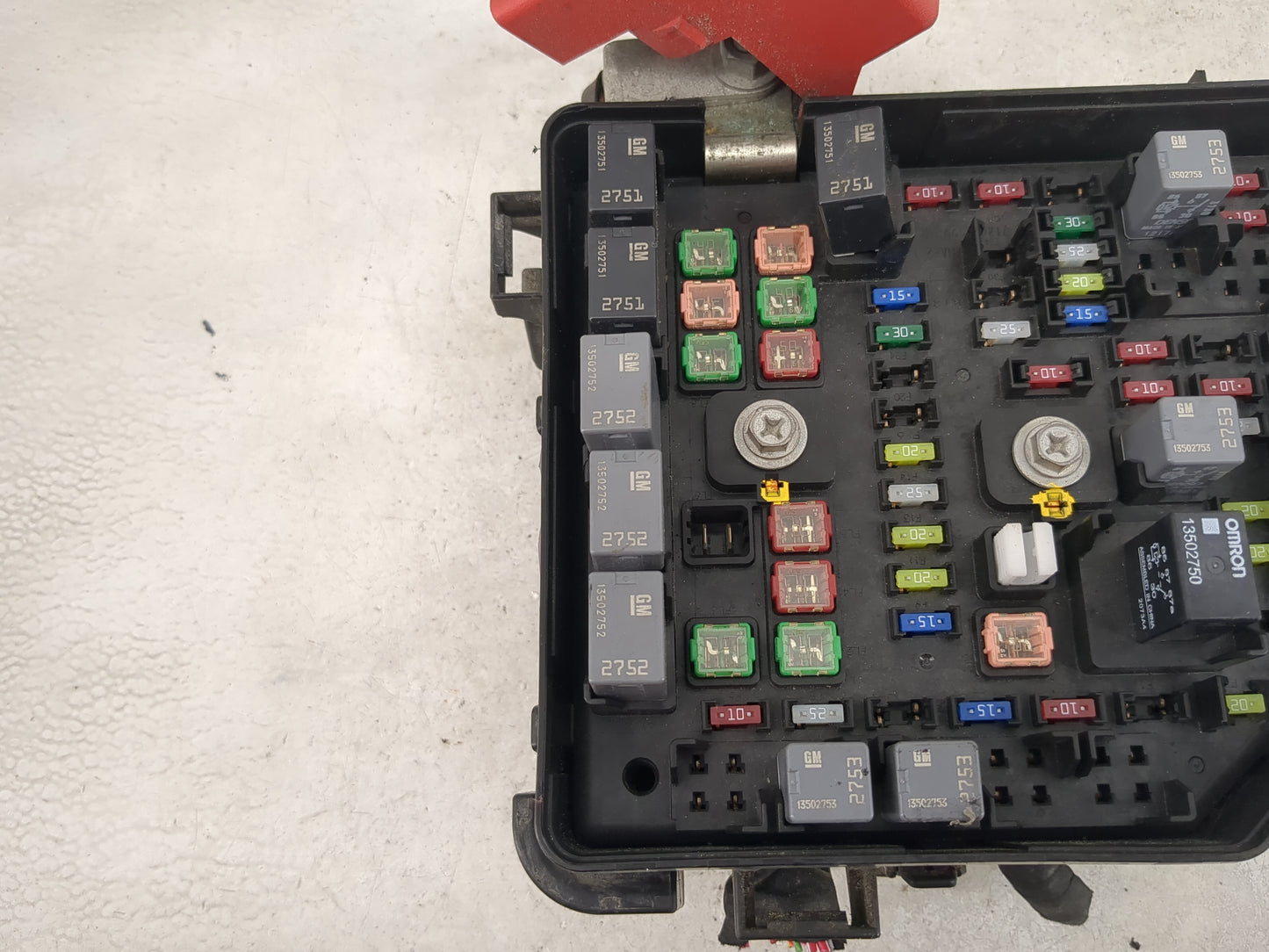 2013-2014 Buick Enclave Fusebox Fuse Box Panel Relay Module P/N:22933348 28220996 Fits Fits 2013 2014 OEM Used Auto Parts - 