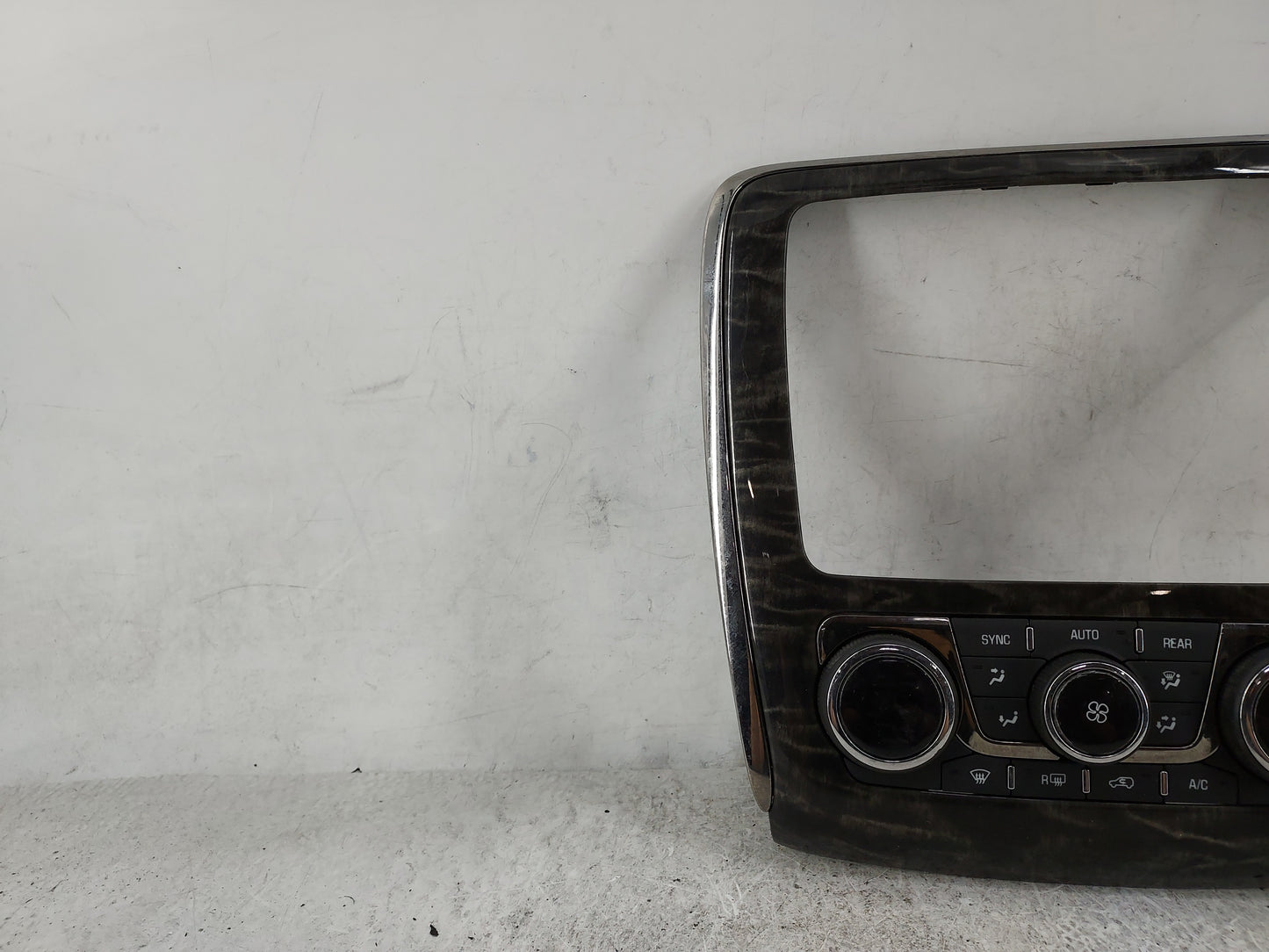 2013 Buick Enclave Climate Control Module Temperature AC/Heater Replacement P/N:22986999 007992886 Fits OEM Used Auto Parts 