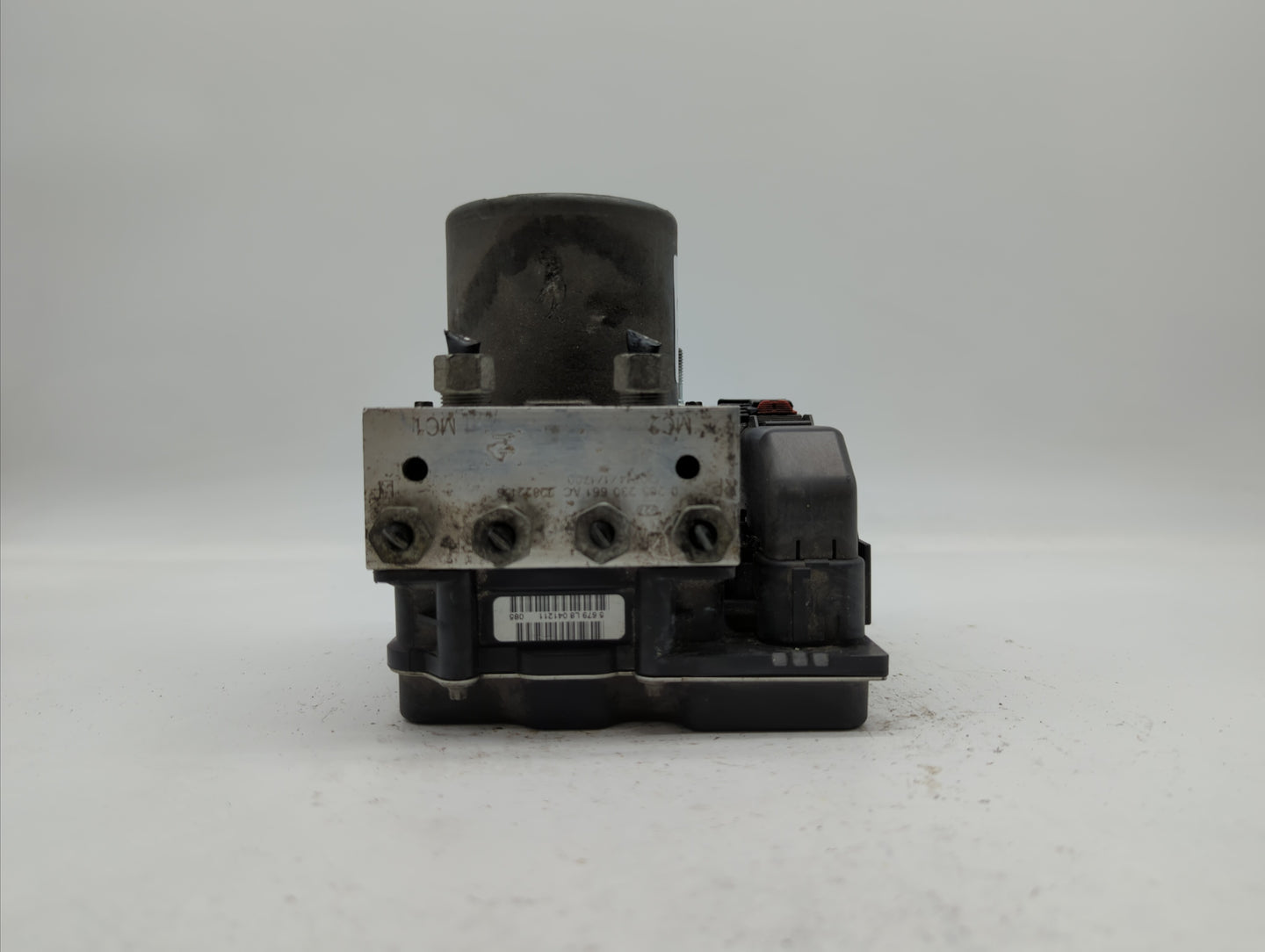 2012-2017 Buick Enclave ABS Pump Control Module Replacement P/N:2822156 22912779 Fits Fits 2012 2013 2014 2015 2016 2017 OEM