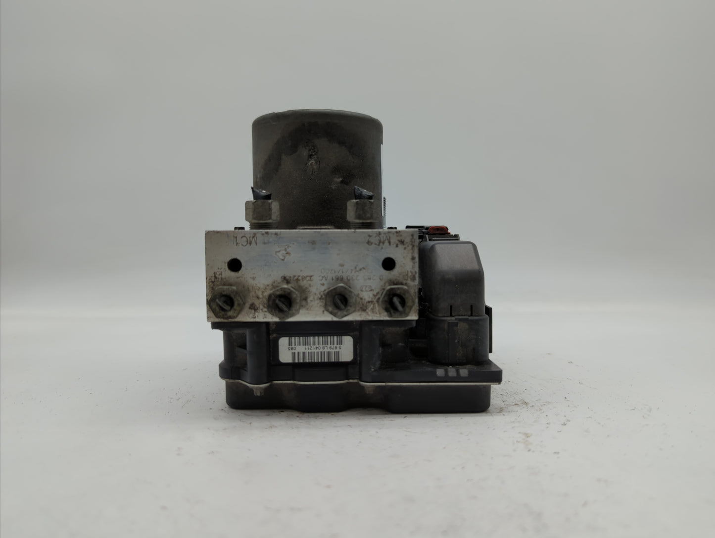 2012-2017 Buick Enclave ABS Pump Control Module Replacement P/N:2822156 22912779 Fits Fits 2012 2013 2014 2015 2016 2017 OEM