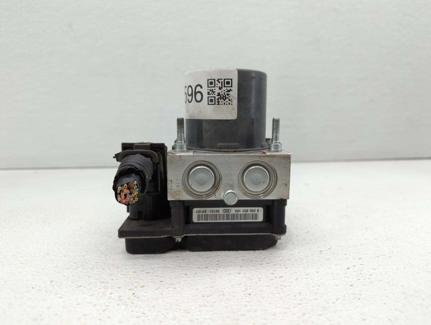 2012-2017 Buick Enclave ABS Pump Control Module Replacement P/N:22912779 Fits Fits 2012 2013 2014 2015 2016 2017 OEM Used Au