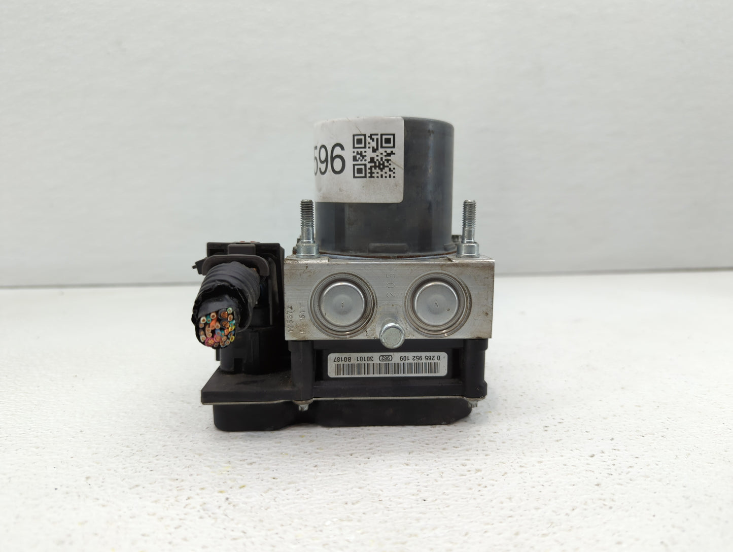 2012-2017 Buick Enclave ABS Pump Control Module Replacement P/N:22912779 Fits Fits 2012 2013 2014 2015 2016 2017 OEM Used Au