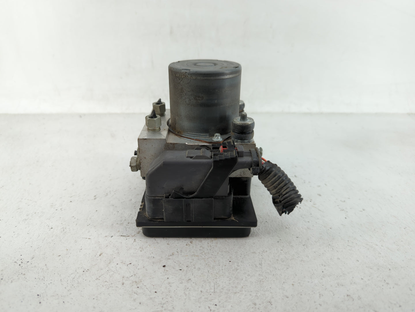 2012-2017 Buick Enclave ABS Pump Control Module Replacement P/N:22912779 23407415 Fits Fits 2012 2013 2014 2015 2016 2017 OE