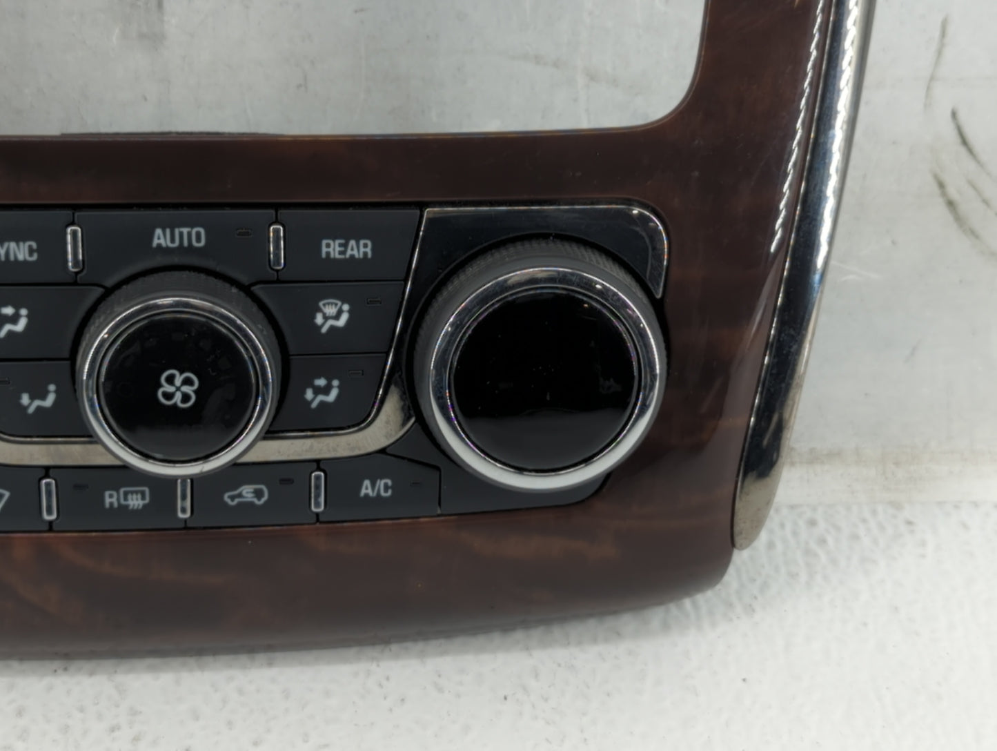 2013 Buick Enclave Climate Control Module Temperature AC/Heater Replacement P/N:23120467 Fits OEM Used Auto Parts - Oemuseda