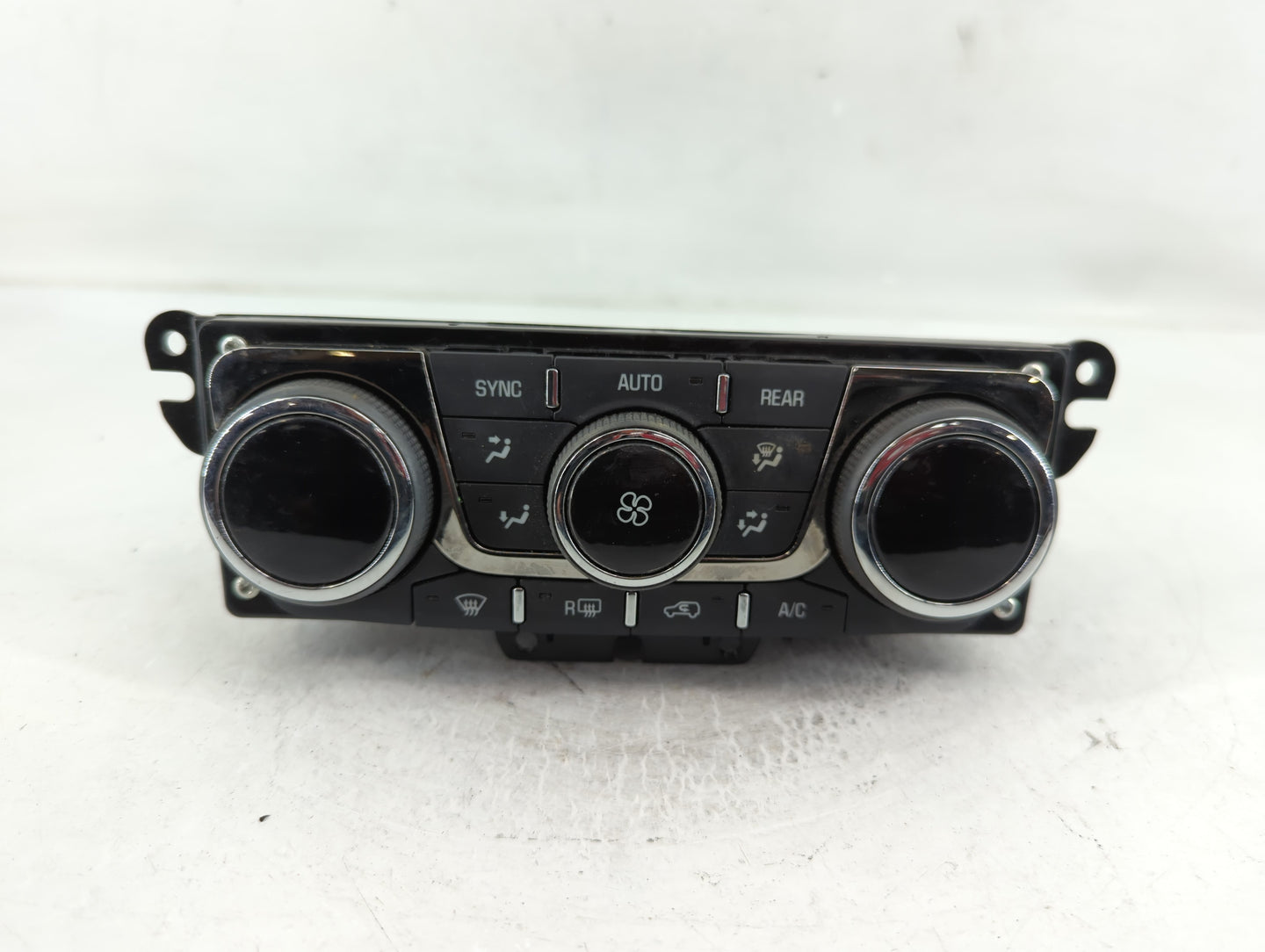 2013 Buick Enclave Climate Control Module Temperature AC/Heater Replacement P/N:23120467 Fits OEM Used Auto Parts - Oemuseda