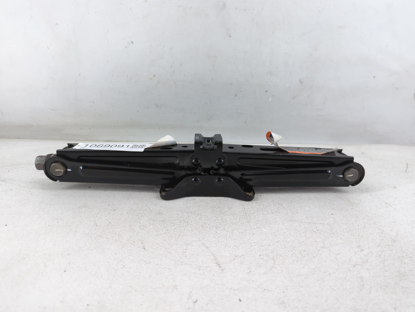 2013 Buick Encore Spare Scissor Car Jack - Oemusedautoparts1.com