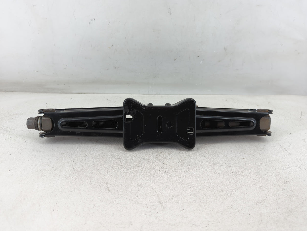 2013 Buick Encore Spare Scissor Car Jack 1069091 - Oemusedautoparts1.com