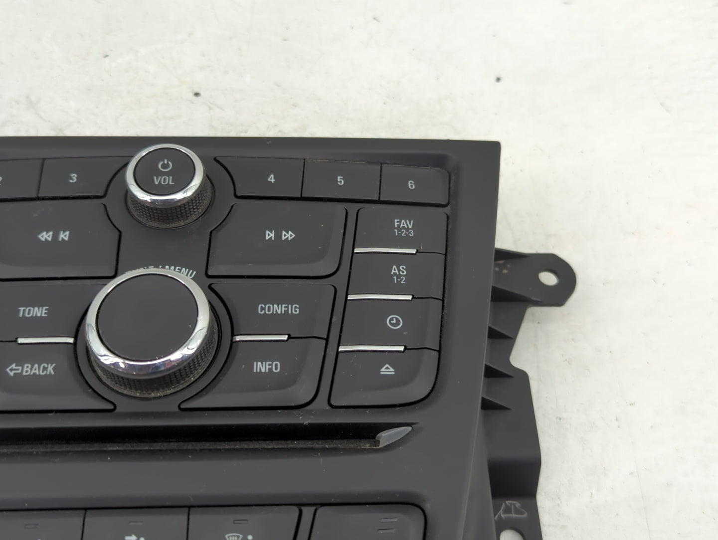 2013-2016 Buick Encore Radio Control Panel 1469272 - Oemusedautoparts1.com