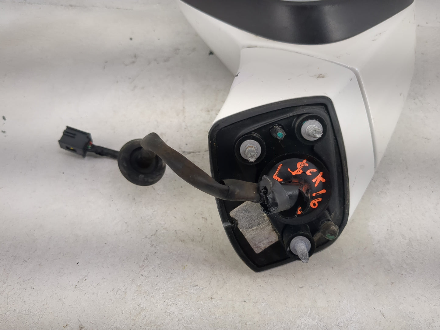 2013 Buick Encore Driver Side View Mirror - Left Door Mirror OEM Used - Oemusedautoparts1.com