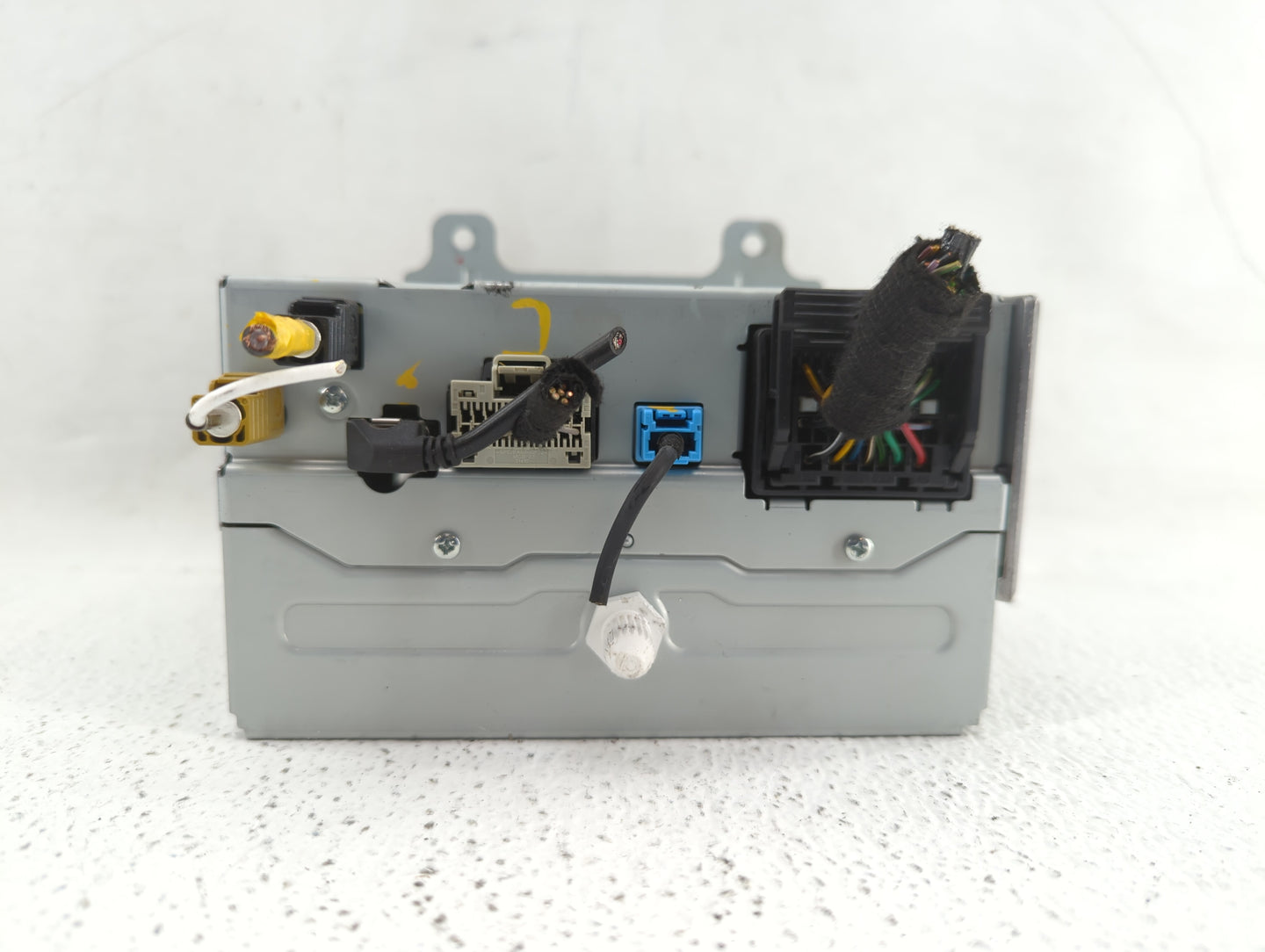 2013-2014 Buick Encore Am Fm Cd Player Radio Receiver - Oemusedautoparts1.com