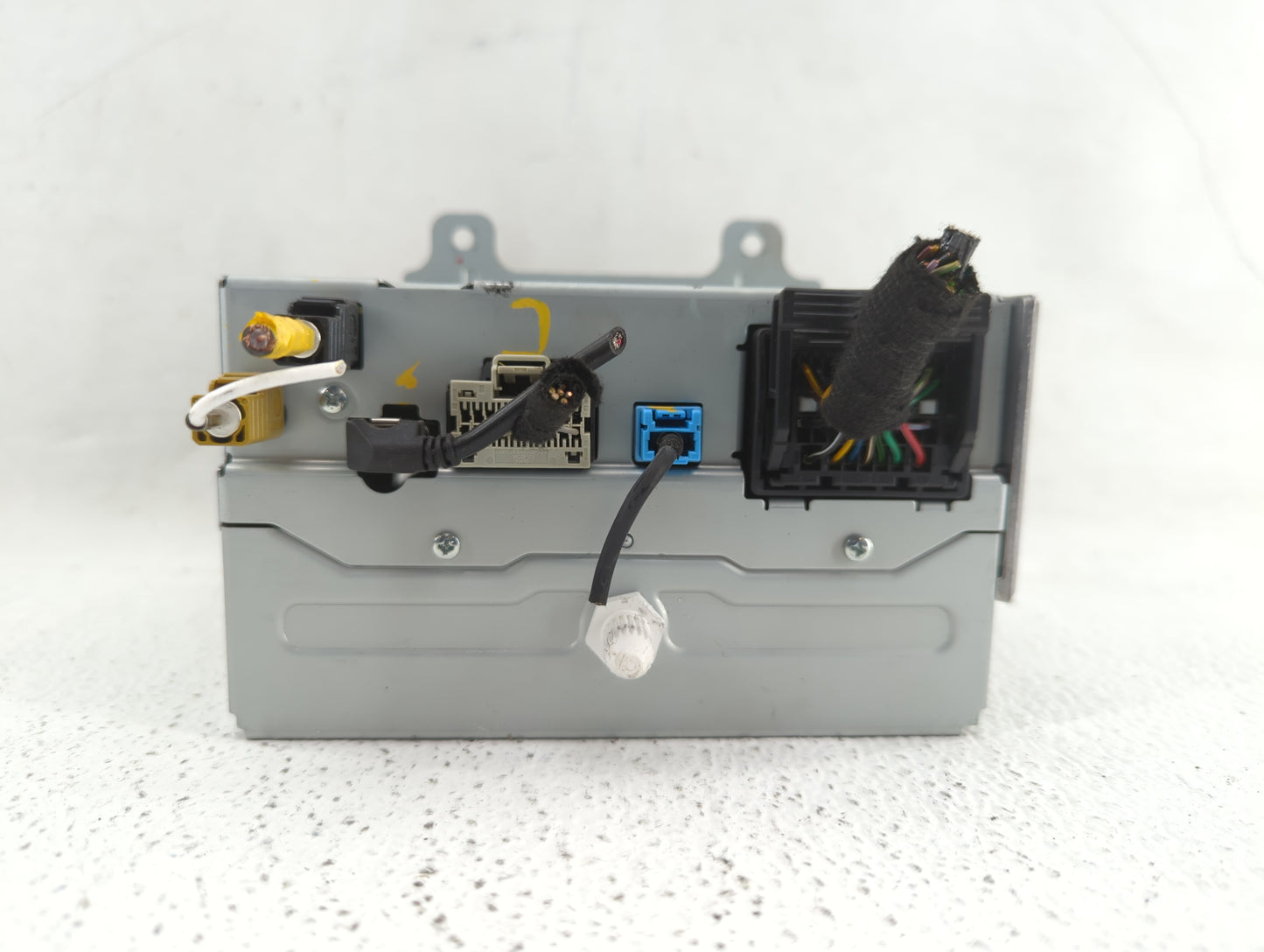 2013-2014 Buick Encore Am Fm Cd Player Radio Receiver - Oemusedautoparts1.com