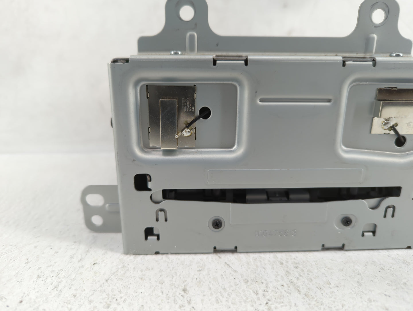 2013-2014 Buick Encore Am Fm Cd Player Radio Receiver - Oemusedautoparts1.com